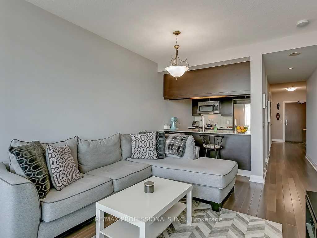 Photo 7 of Unit 1311, 1055 Southdown Road, Mississauga, Clarkson — HOMEH