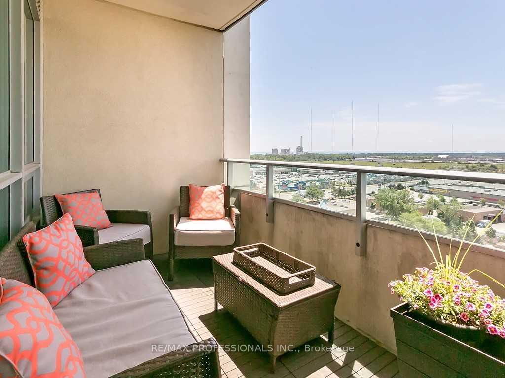 Photo 14 of Unit 1311, 1055 Southdown Road, Mississauga, Clarkson — HOMEH
