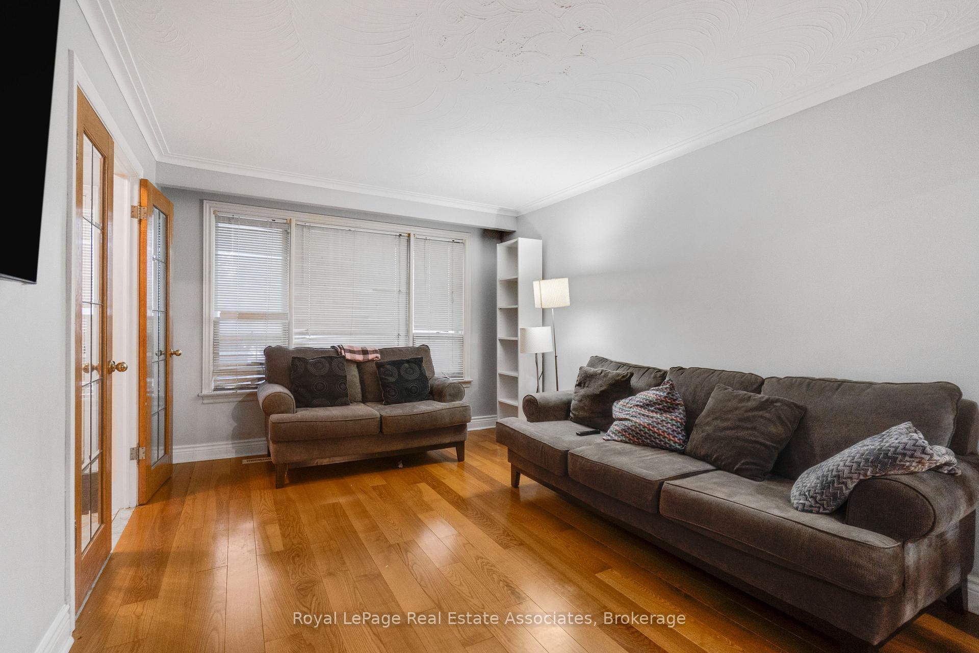 Photo 10 of 5 Homeview Avenue, Toronto, Rockcliffe-Smythe — HOMEH