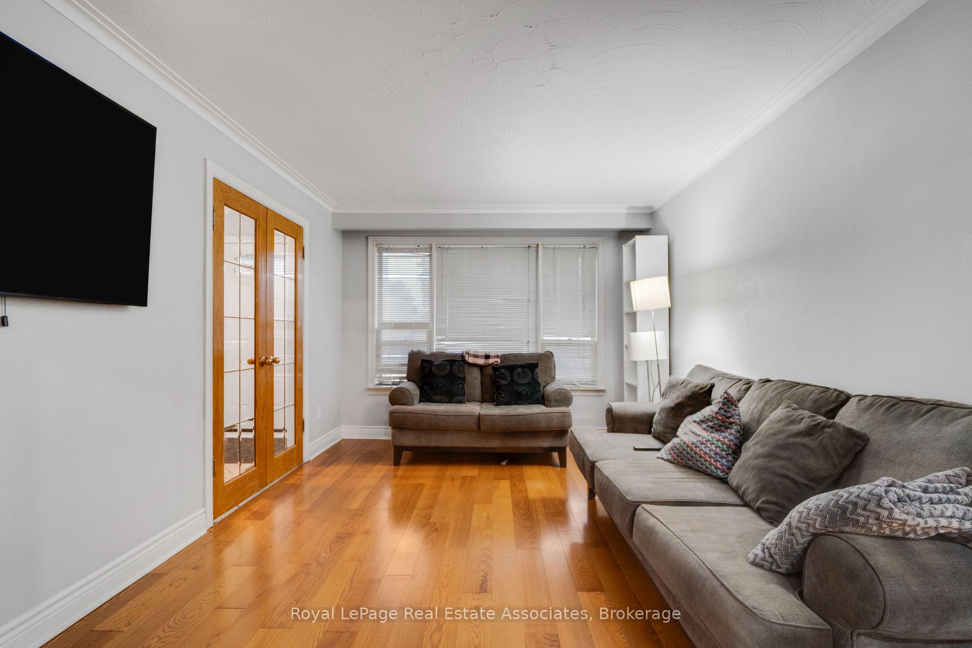 Photo 11 of 5 Homeview Avenue, Toronto, Rockcliffe-Smythe — HOMEH