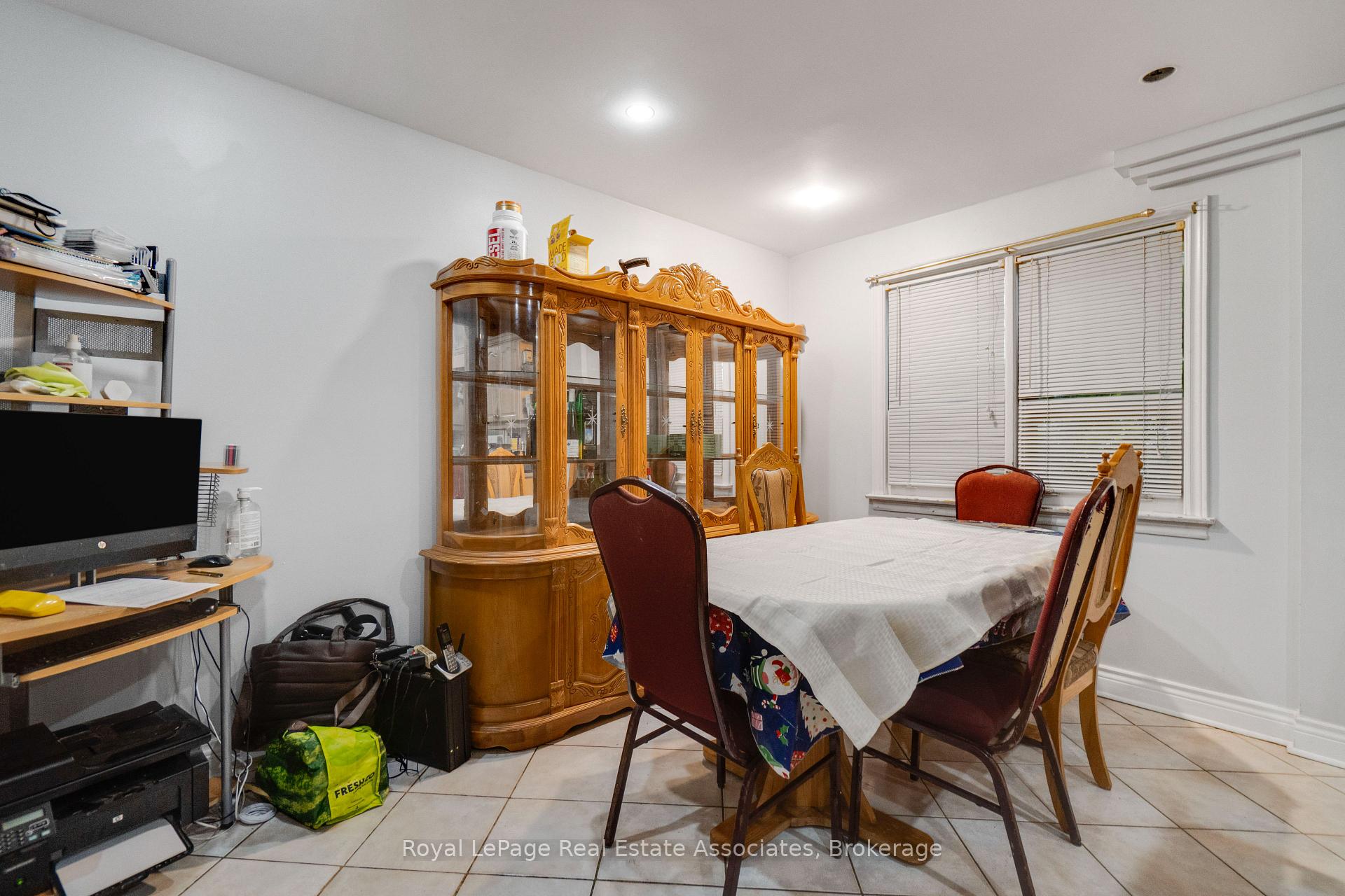 Photo 13 of 5 Homeview Avenue, Toronto, Rockcliffe-Smythe — HOMEH