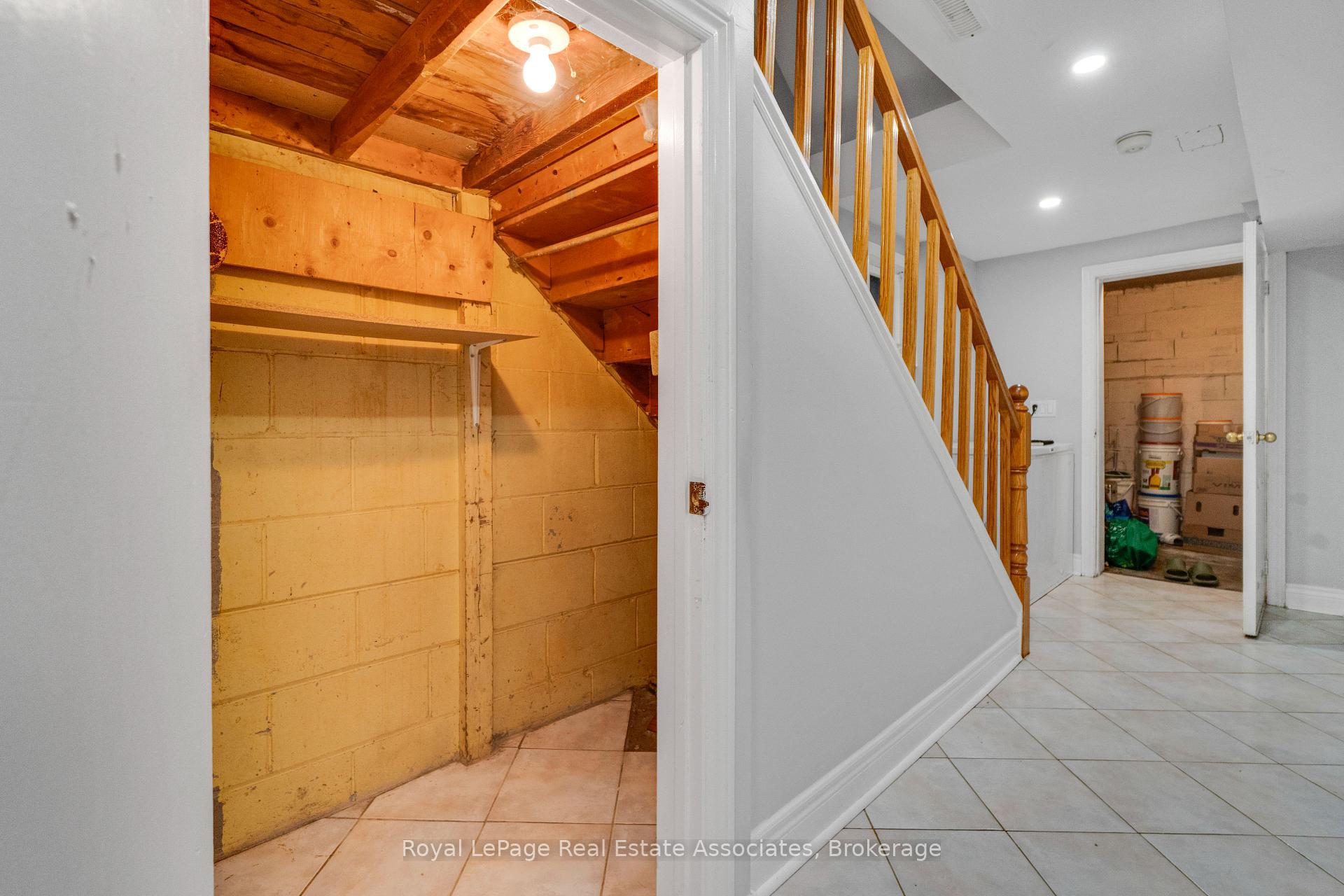 Photo 30 of 5 Homeview Avenue, Toronto, Rockcliffe-Smythe — HOMEH