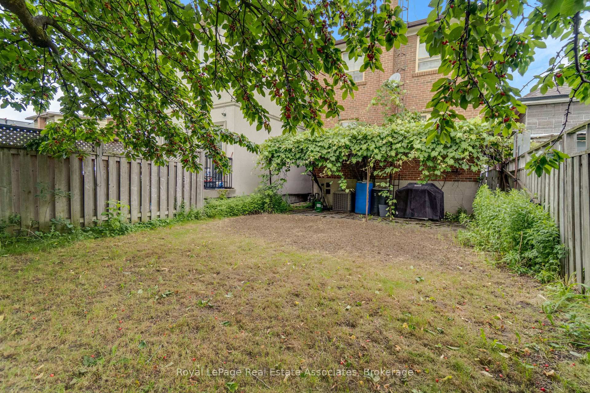 Photo 36 of 5 Homeview Avenue, Toronto, Rockcliffe-Smythe — HOMEH