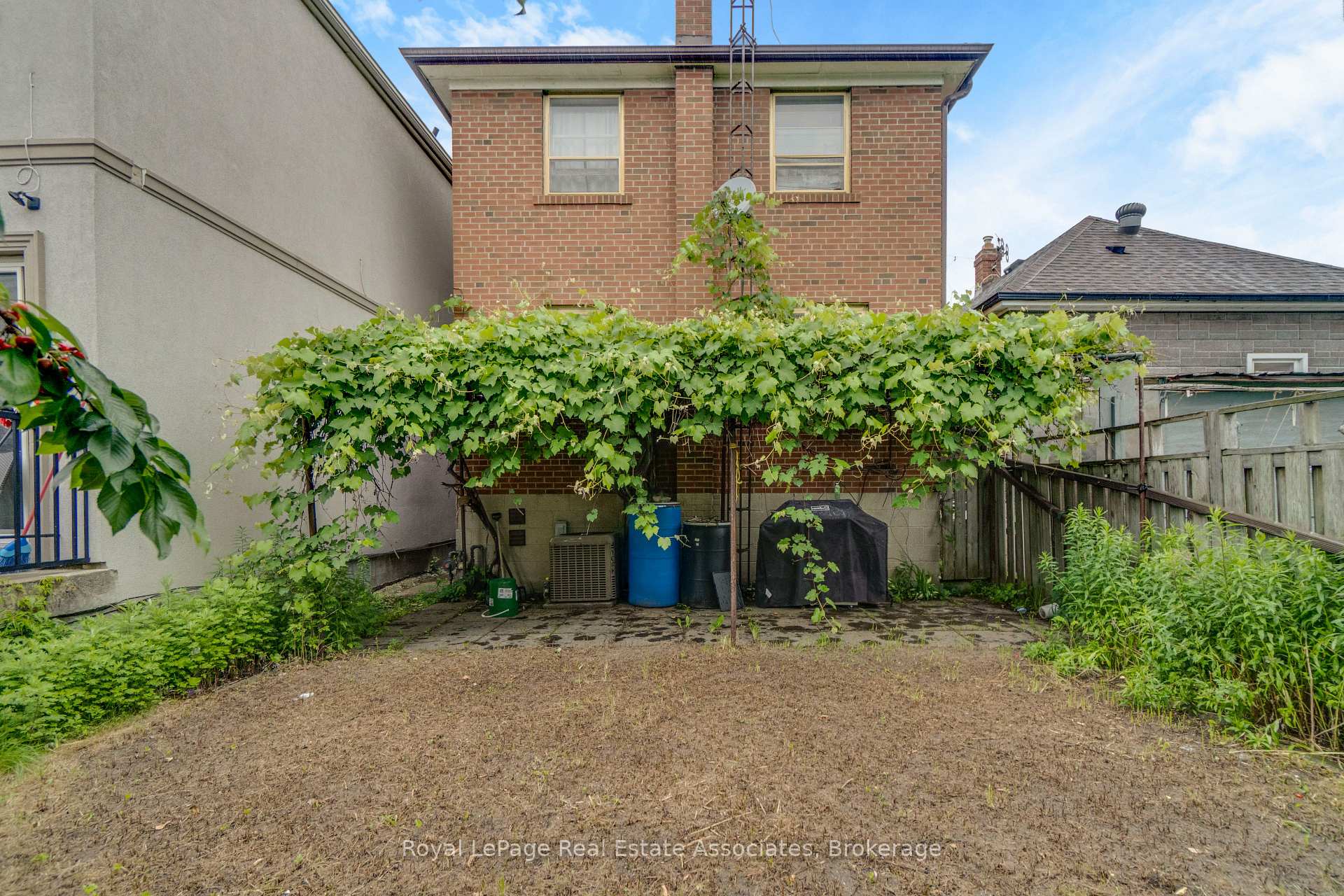 Photo 37 of 5 Homeview Avenue, Toronto, Rockcliffe-Smythe — HOMEH