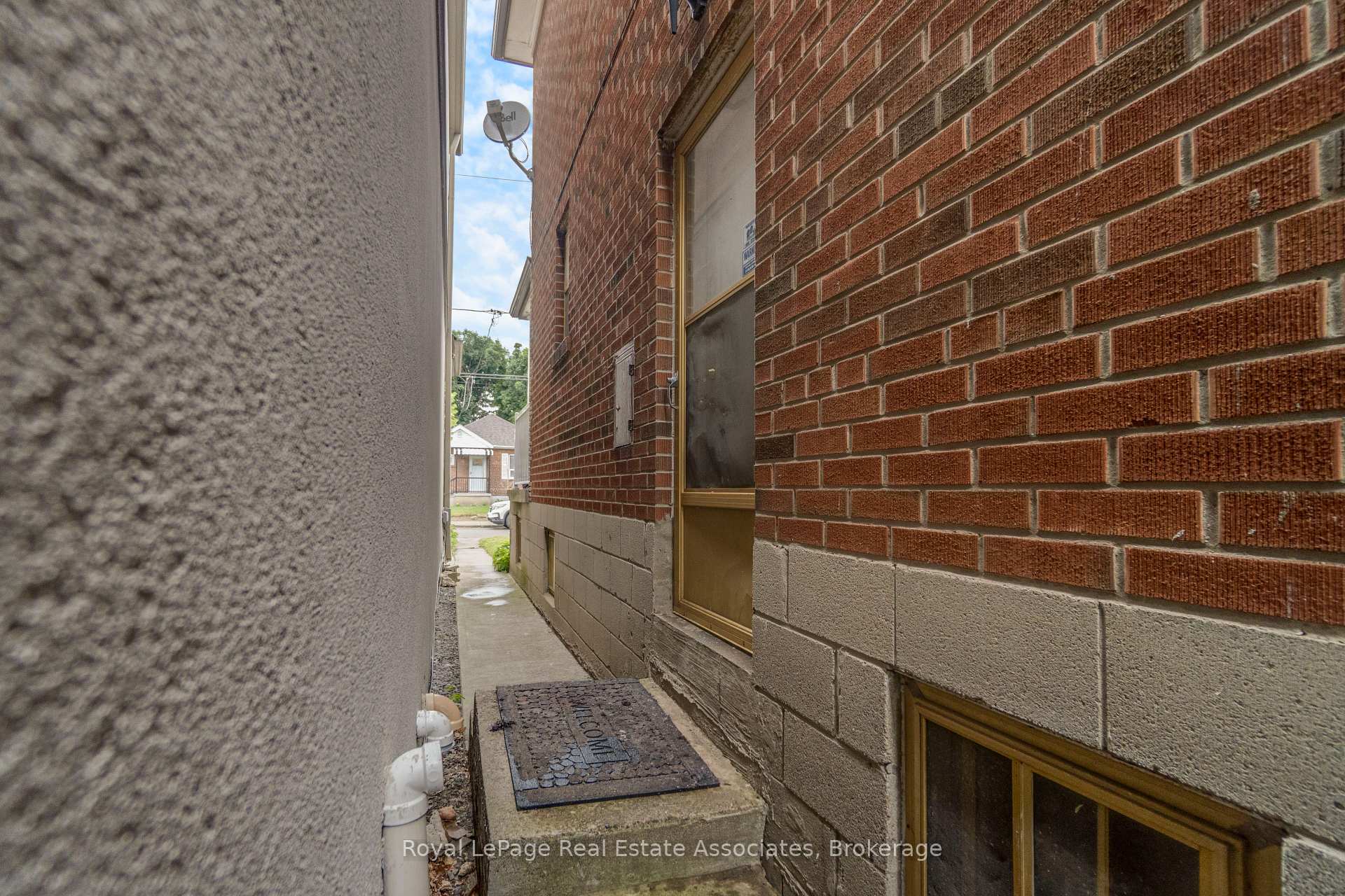 Photo 39 of 5 Homeview Avenue, Toronto, Rockcliffe-Smythe — HOMEH