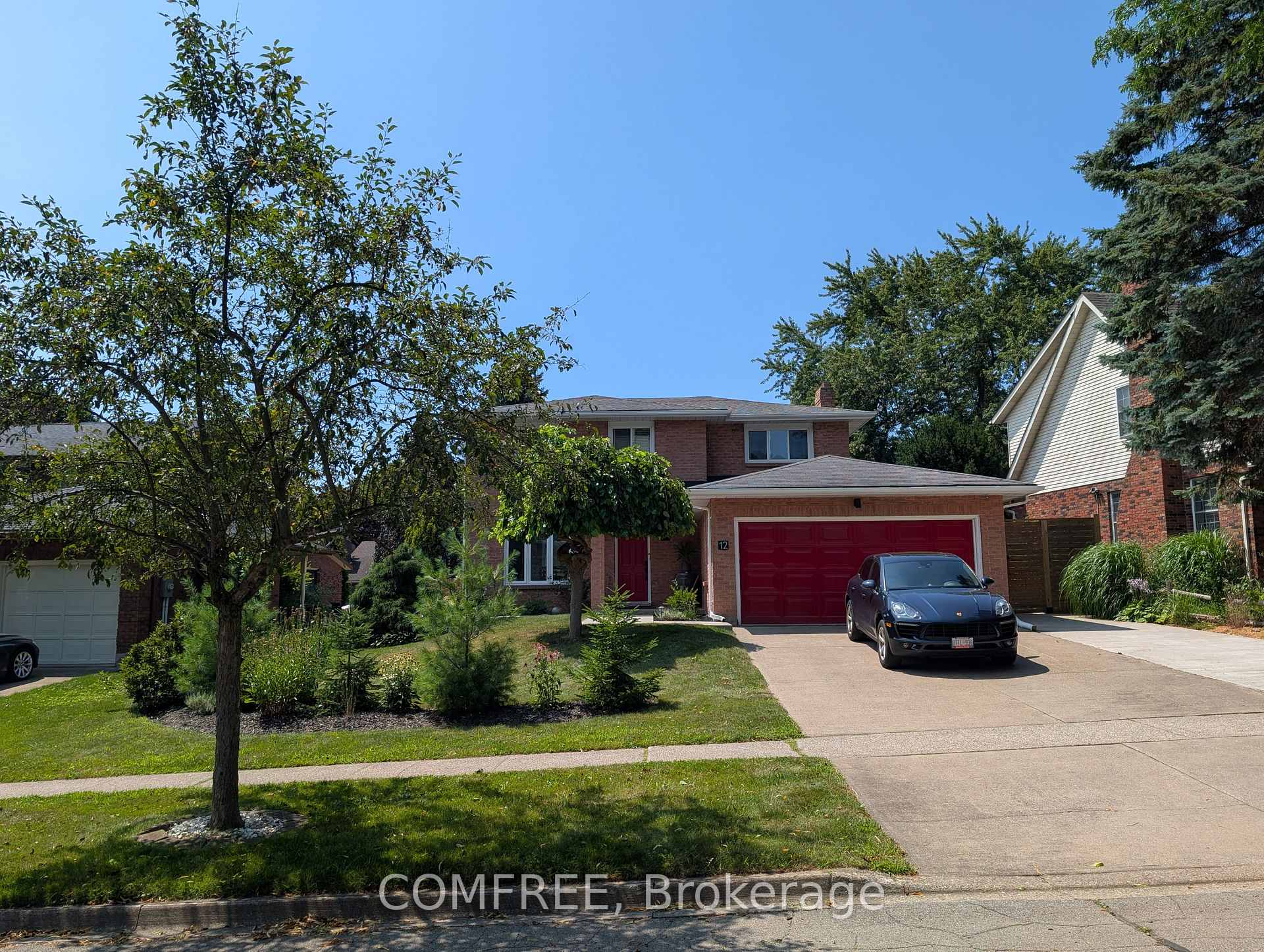 Photo 2 of 12 Millbridge Crescent, Pelham, Fonthill — HOMEH