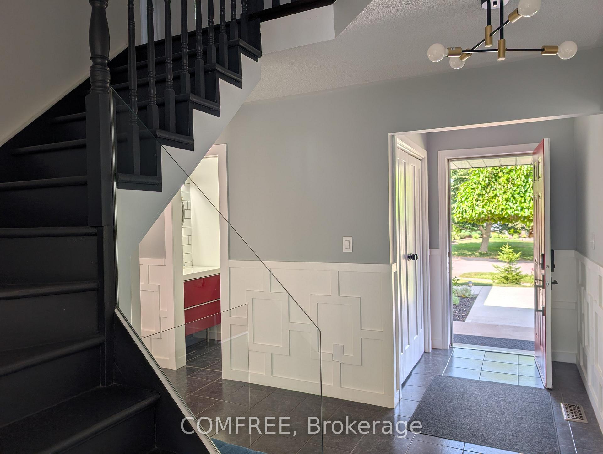 Photo 5 of 12 Millbridge Crescent, Pelham, Fonthill — HOMEH