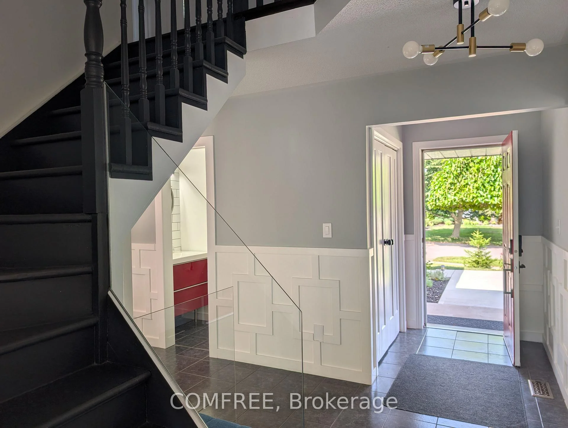 Photo 6 of 12 Millbridge Crescent, Pelham, Fonthill — HOMEH