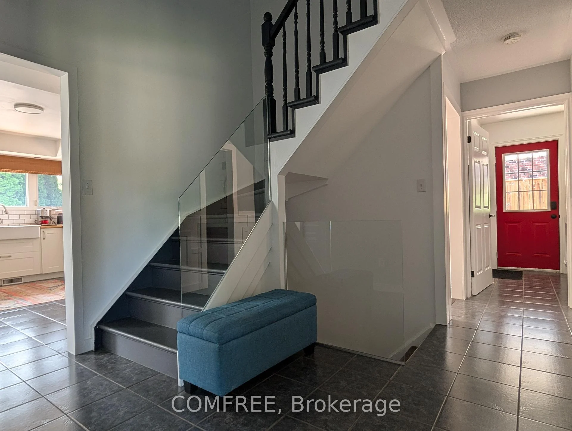 Photo 8 of 12 Millbridge Crescent, Pelham, Fonthill — HOMEH