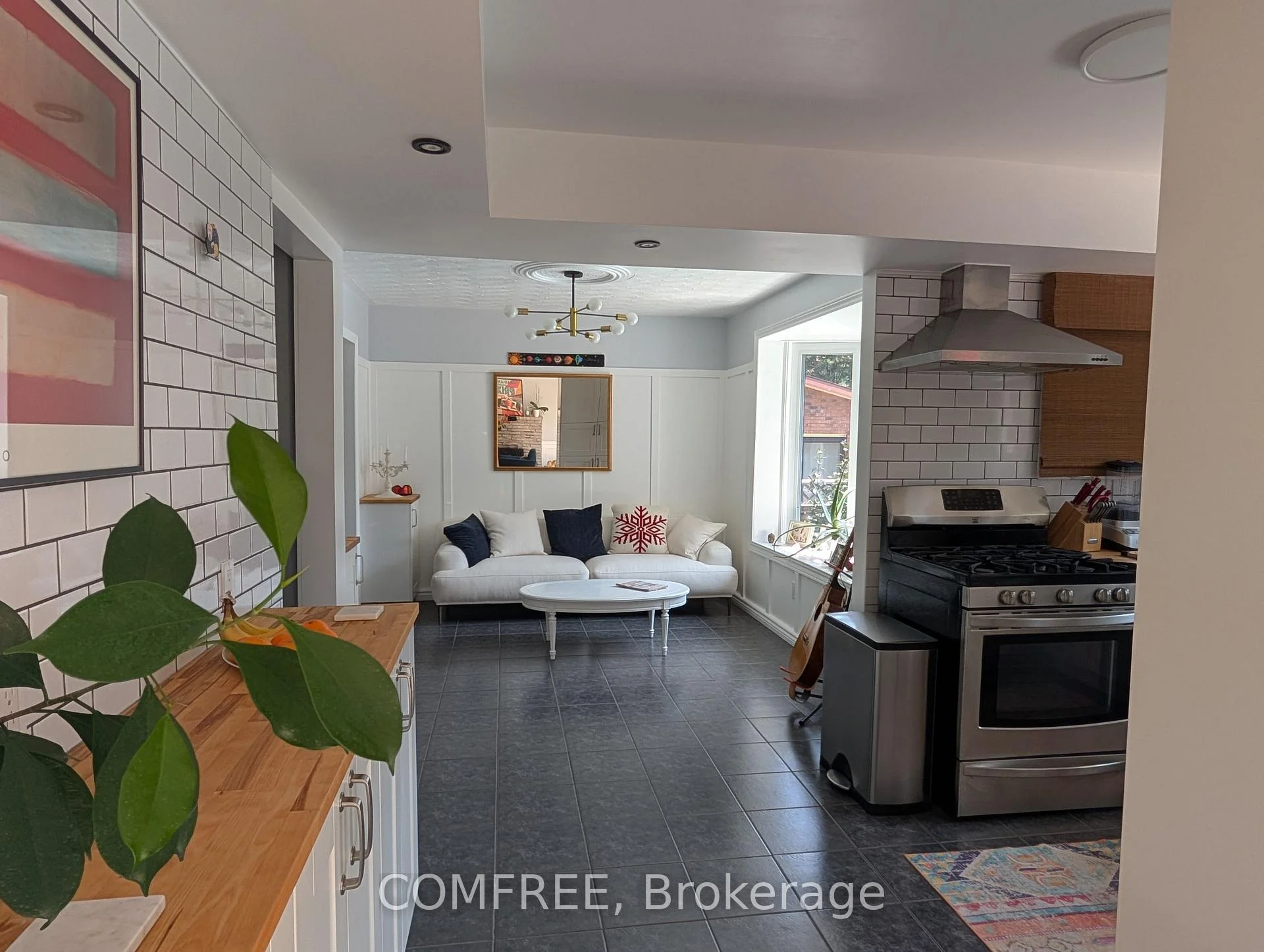Photo 12 of 12 Millbridge Crescent, Pelham, Fonthill — HOMEH