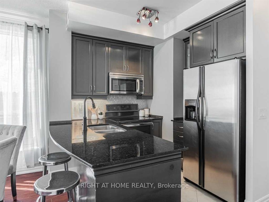 Photo 5 of Unit 207, 2087 Lake Shore Boulevard, Etobicoke, Mimico — HOMEH