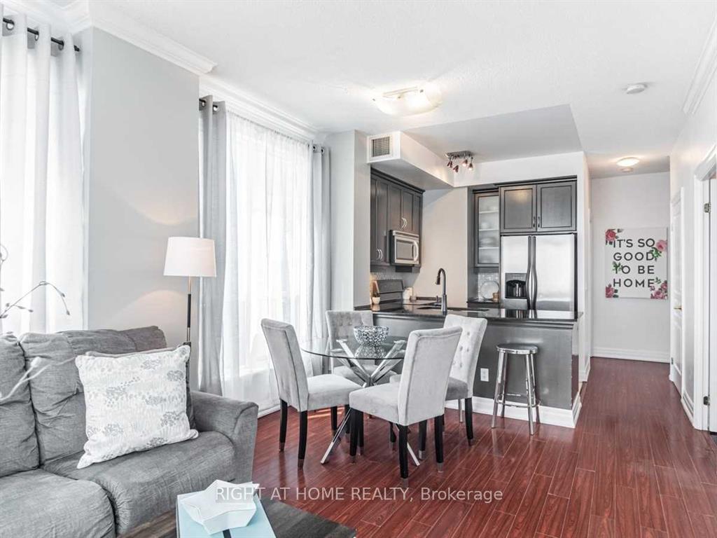 Photo 8 of Unit 207, 2087 Lake Shore Boulevard, Etobicoke, Mimico — HOMEH