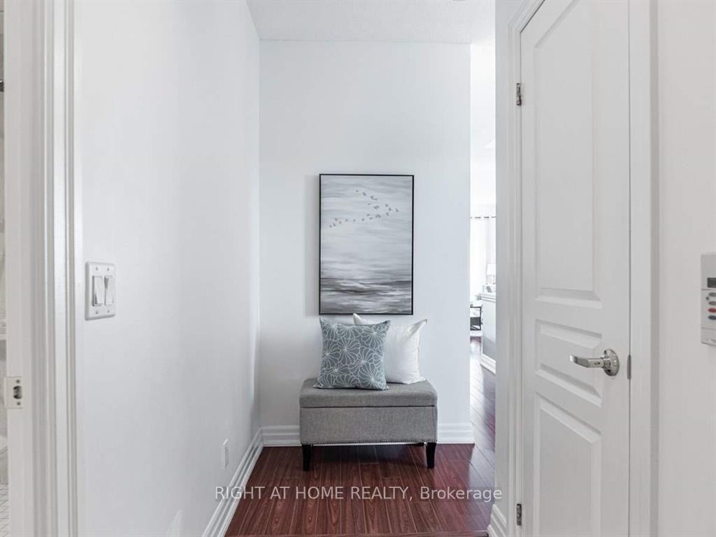 Photo 10 of Unit 207, 2087 Lake Shore Boulevard, Etobicoke, Mimico — HOMEH