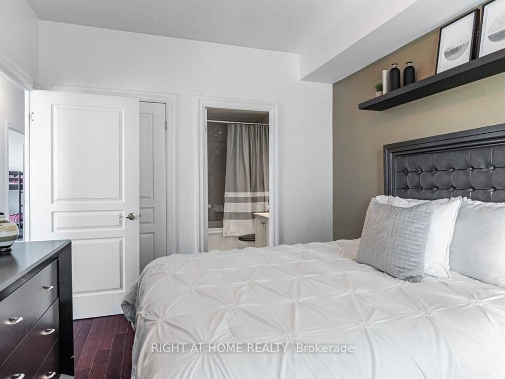 Photo 13 of Unit 207, 2087 Lake Shore Boulevard, Etobicoke, Mimico — HOMEH