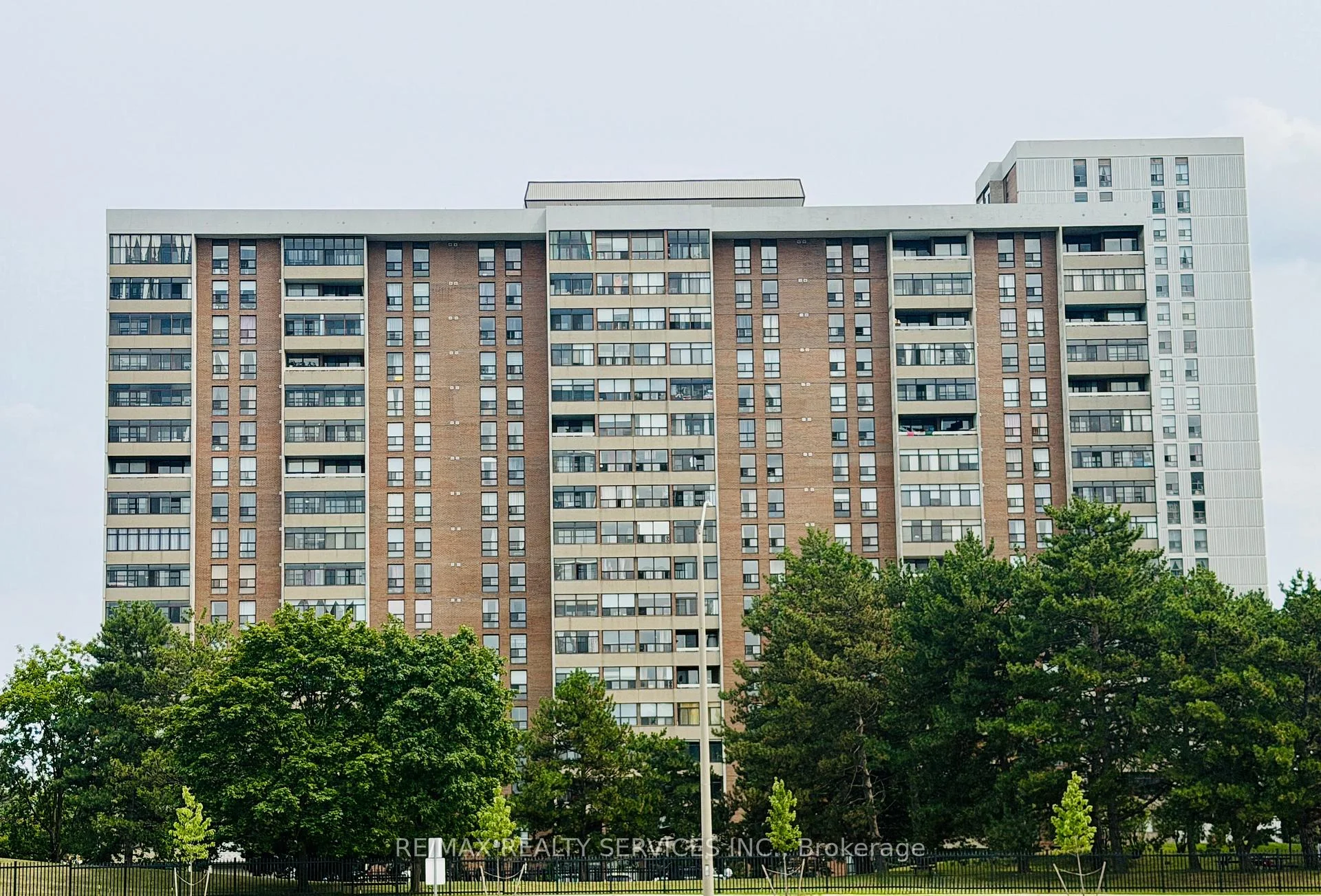 Front of Unit 1402, 25 Kensington Road