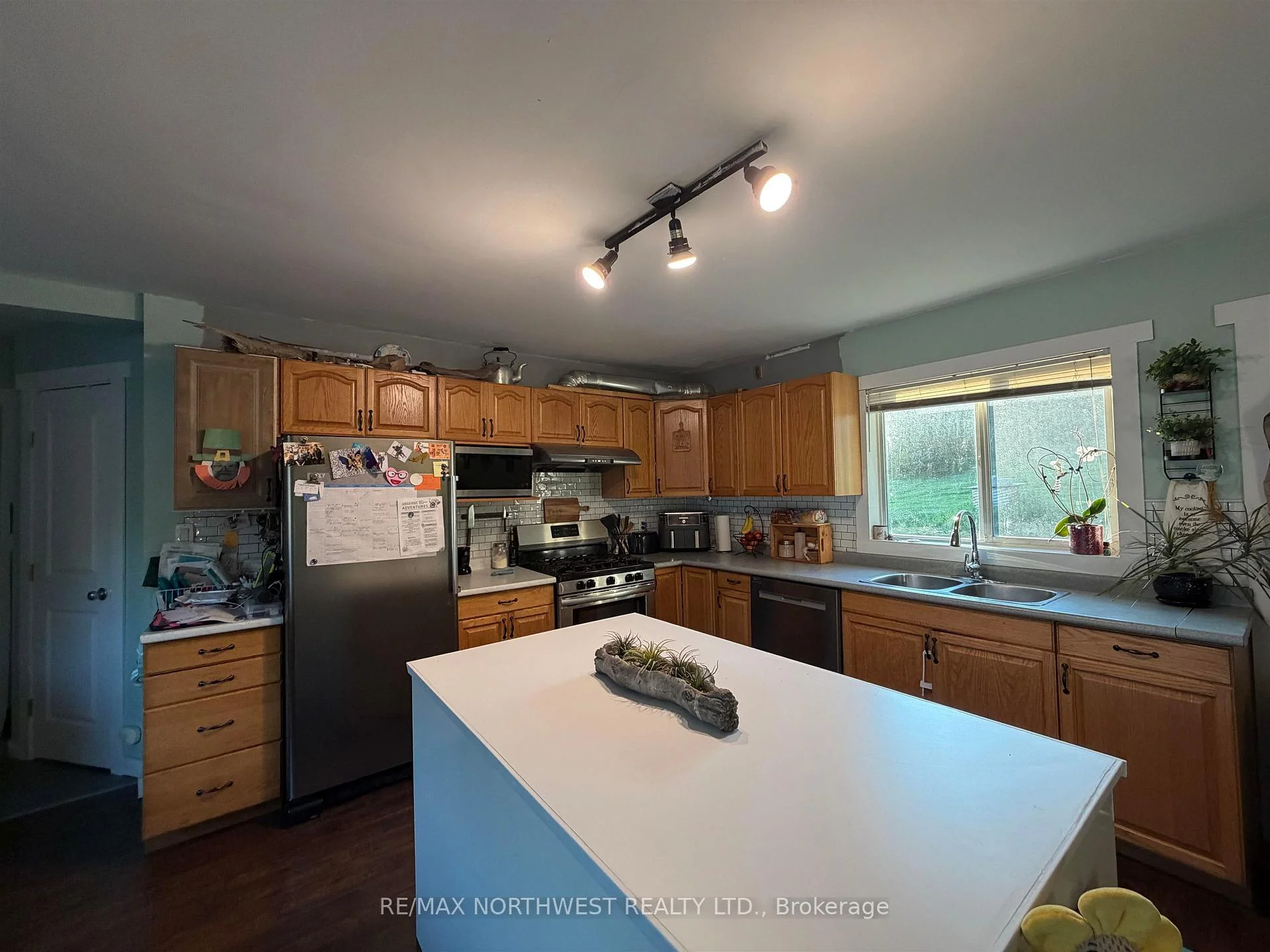Photo 6 of 16 James Road, Kenora, Redditt Road East — HOMEH