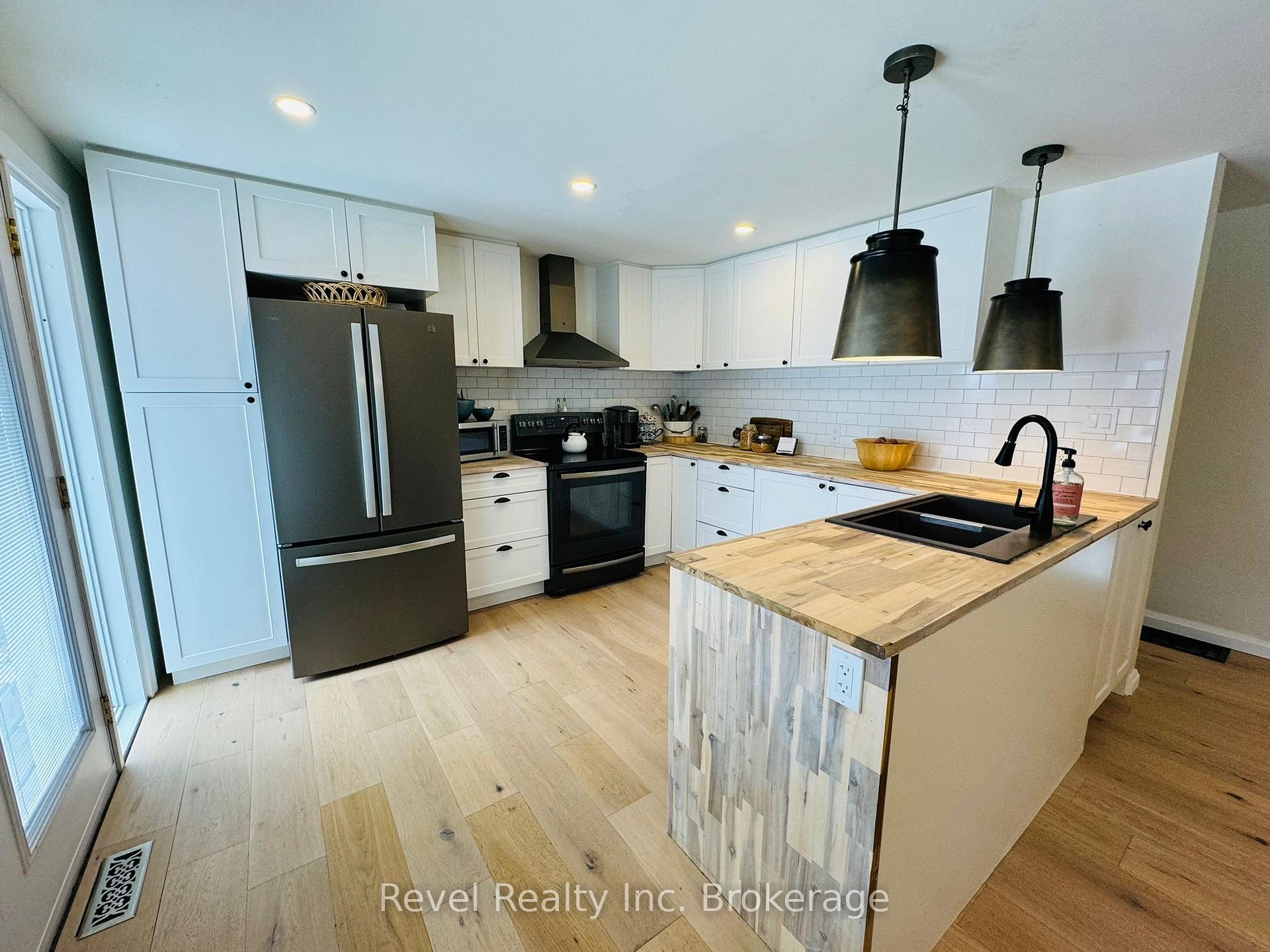 Photo 4 of 541 Donald Street, Mattawa — HOMEH