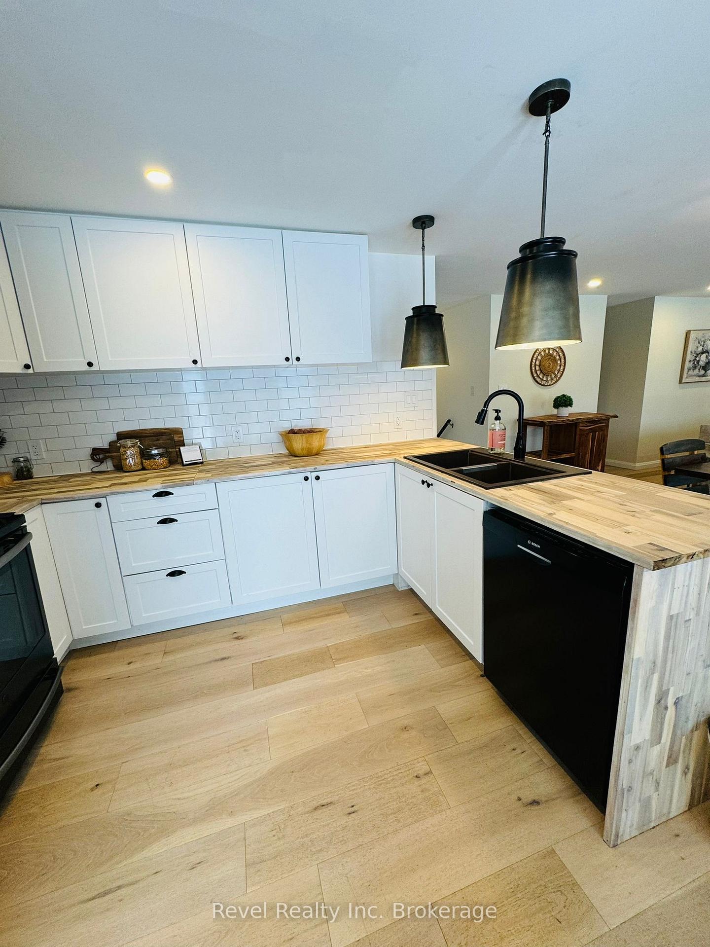 Photo 5 of 541 Donald Street, Mattawa — HOMEH