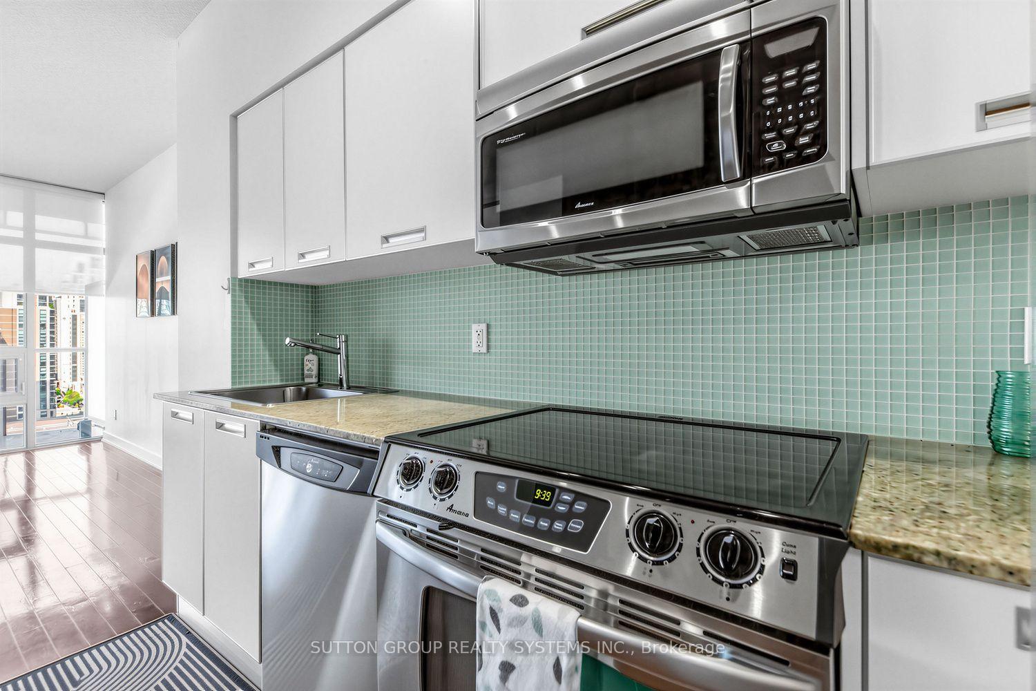 Photo 10 of Unit 1406, 33 Charles Street E, Toronto, Church-Yonge Corridor — HOMEH