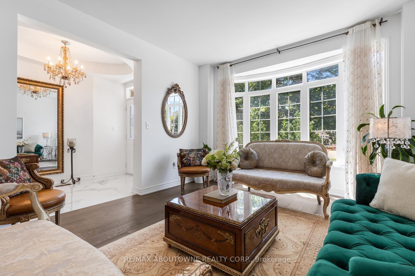 Photo 4 of 3308 Liptay Avenue, Oakville, Bronte Creek — HOMEH