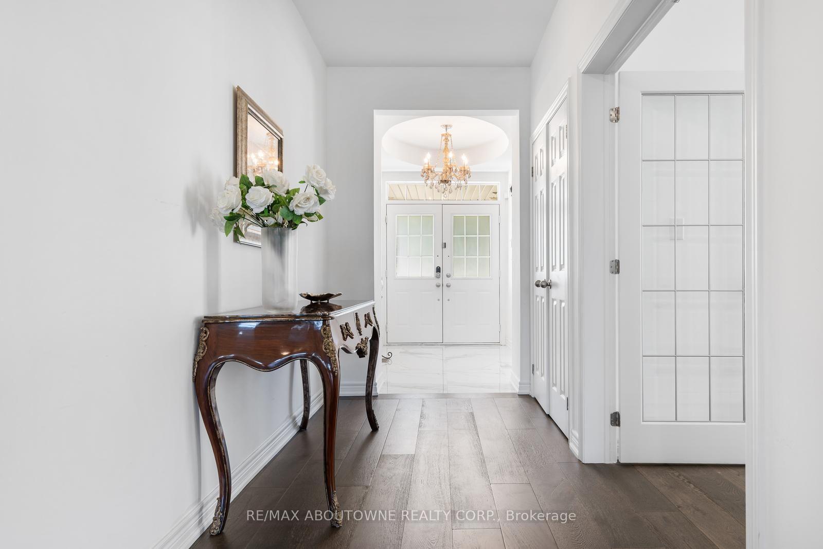 Photo 5 of 3308 Liptay Avenue, Oakville, Bronte Creek — HOMEH
