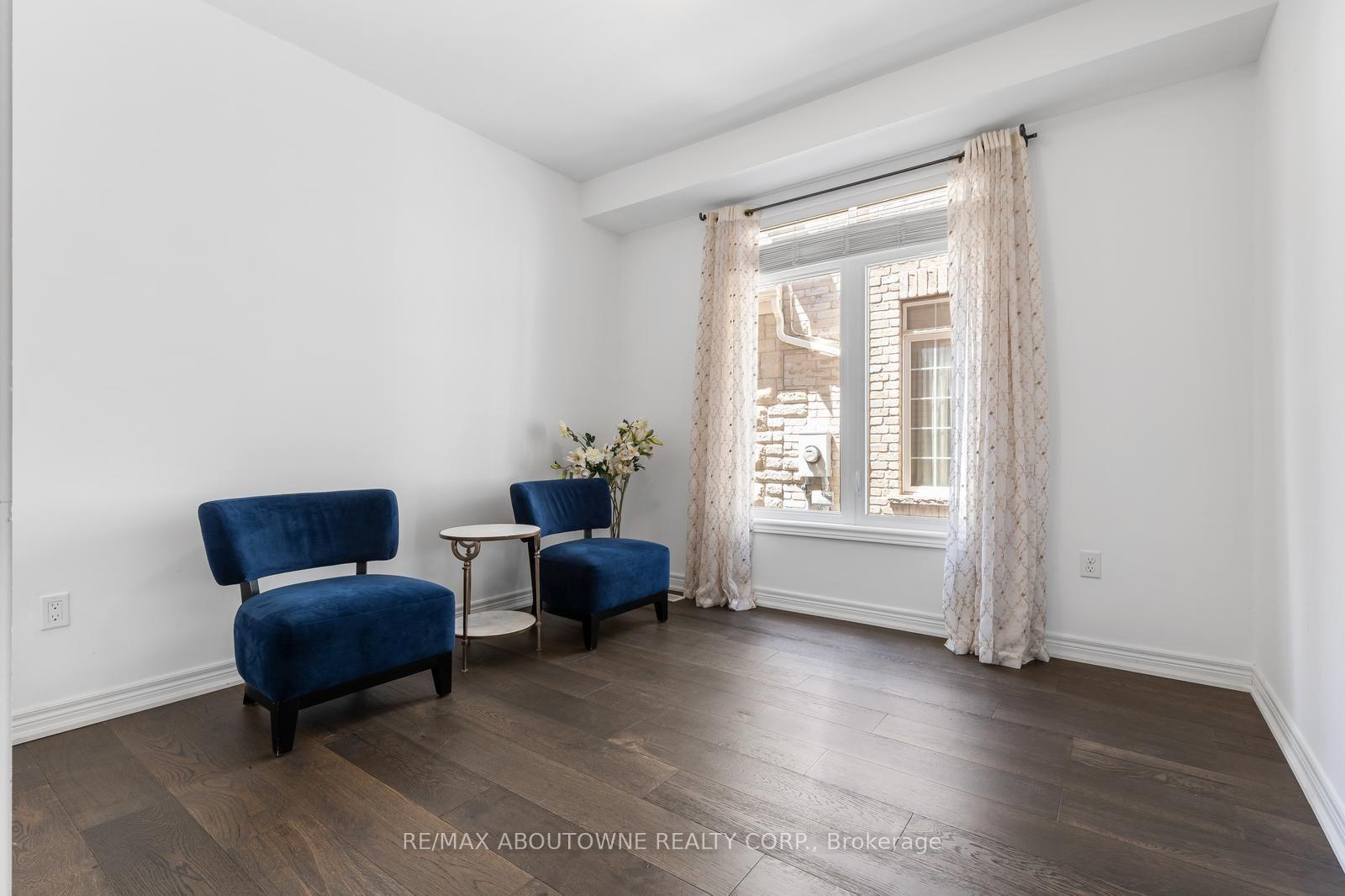 Photo 6 of 3308 Liptay Avenue, Oakville, Bronte Creek — HOMEH