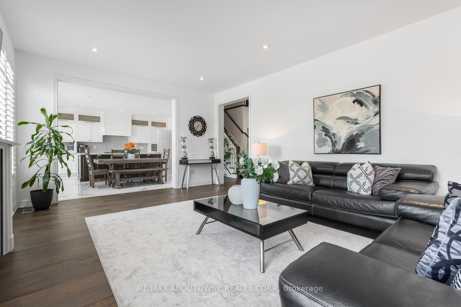 Photo 11 of 3308 Liptay Avenue, Oakville, Bronte Creek — HOMEH