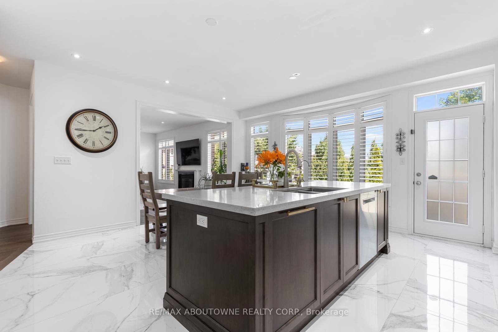 Photo 16 of 3308 Liptay Avenue, Oakville, Bronte Creek — HOMEH