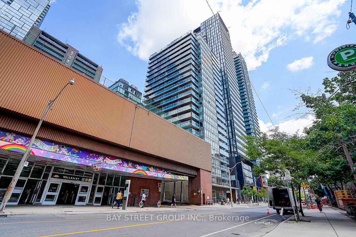 Photo 2 of Unit 3107, 28 Wellesley Street E, Toronto, Church-Yonge Corridor — HOMEH