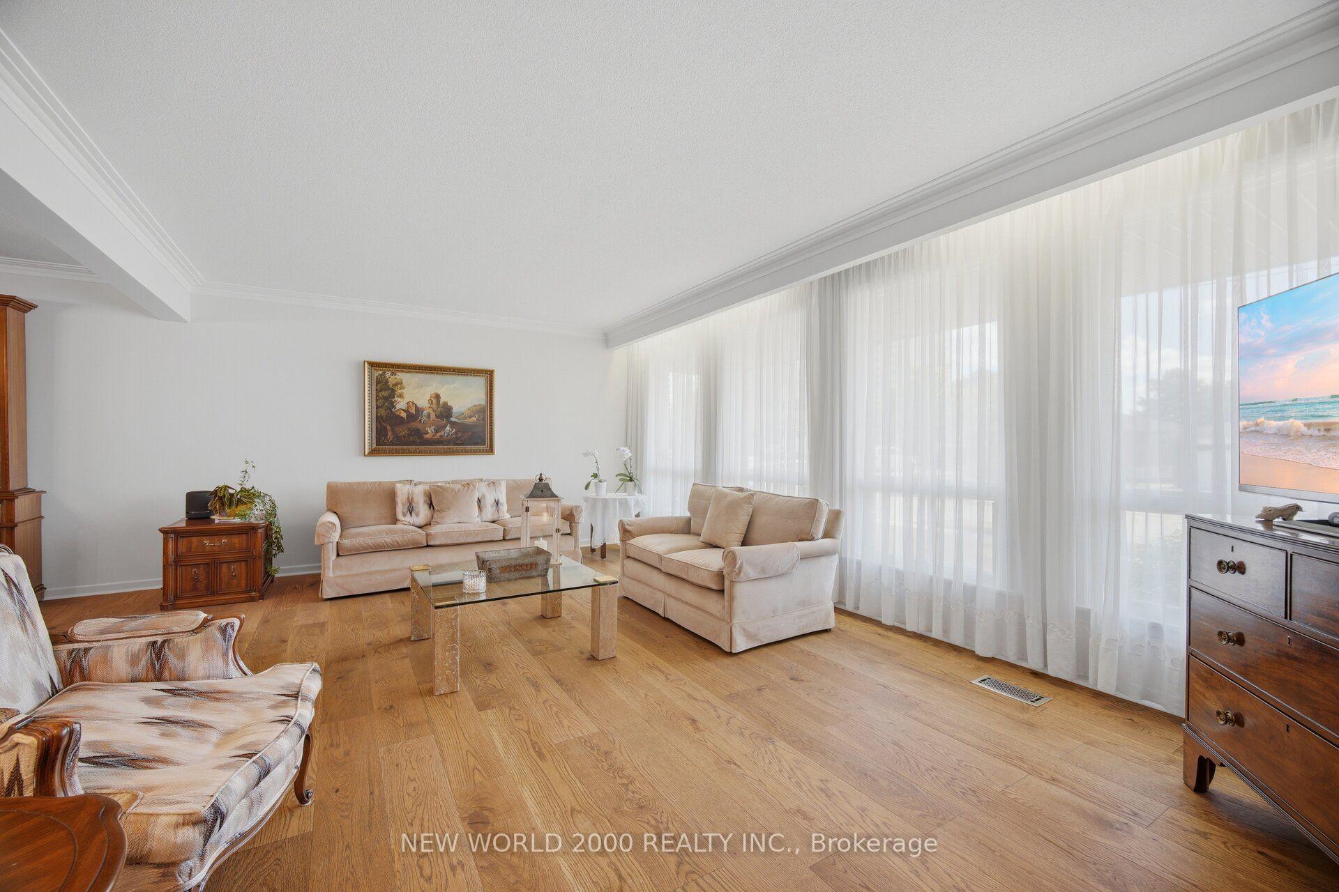 Photo 6 of 48 Clair Road, North York, Glenfield-Jane Heights — HOMEH