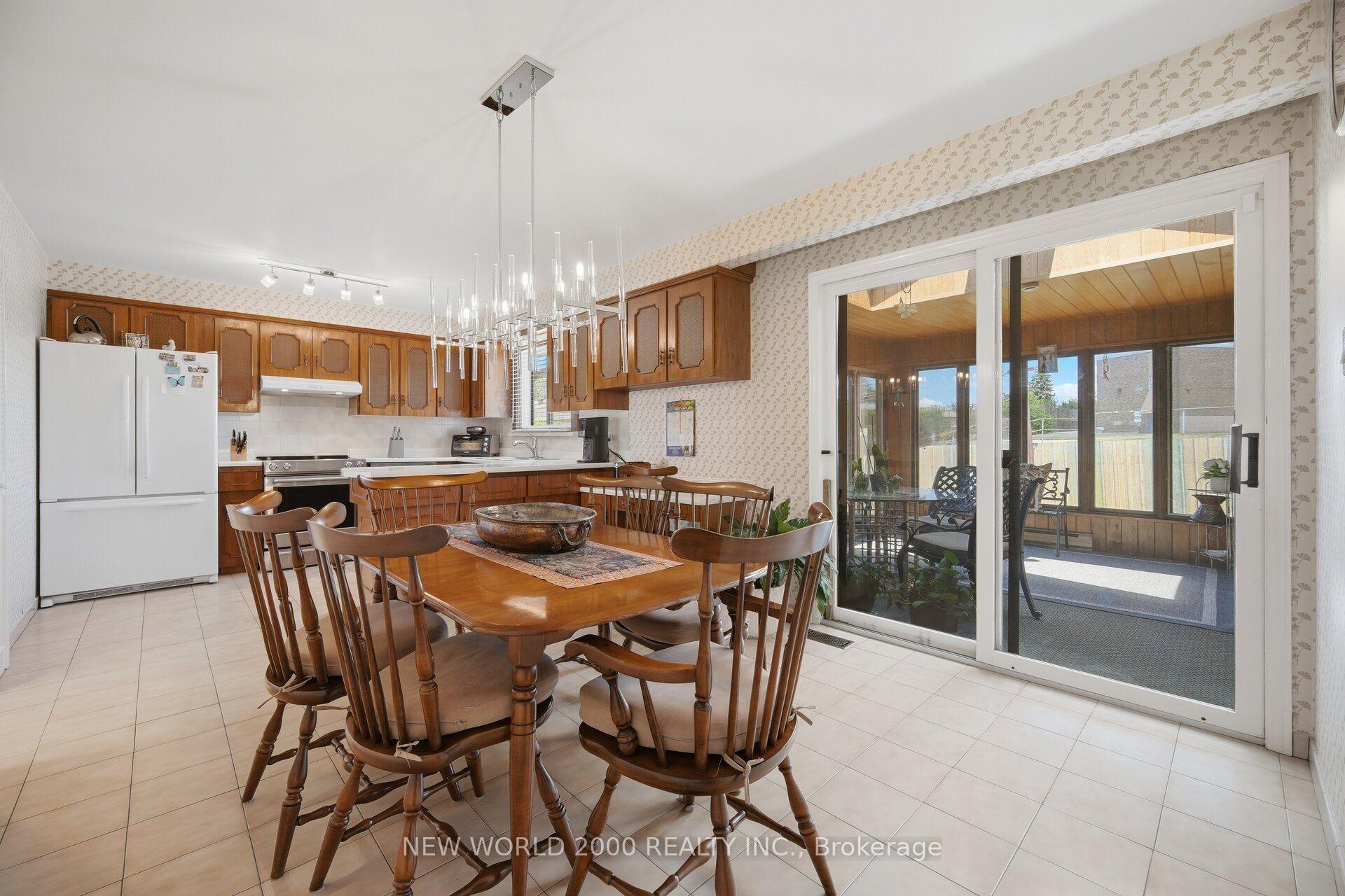 Photo 12 of 48 Clair Road, North York, Glenfield-Jane Heights — HOMEH