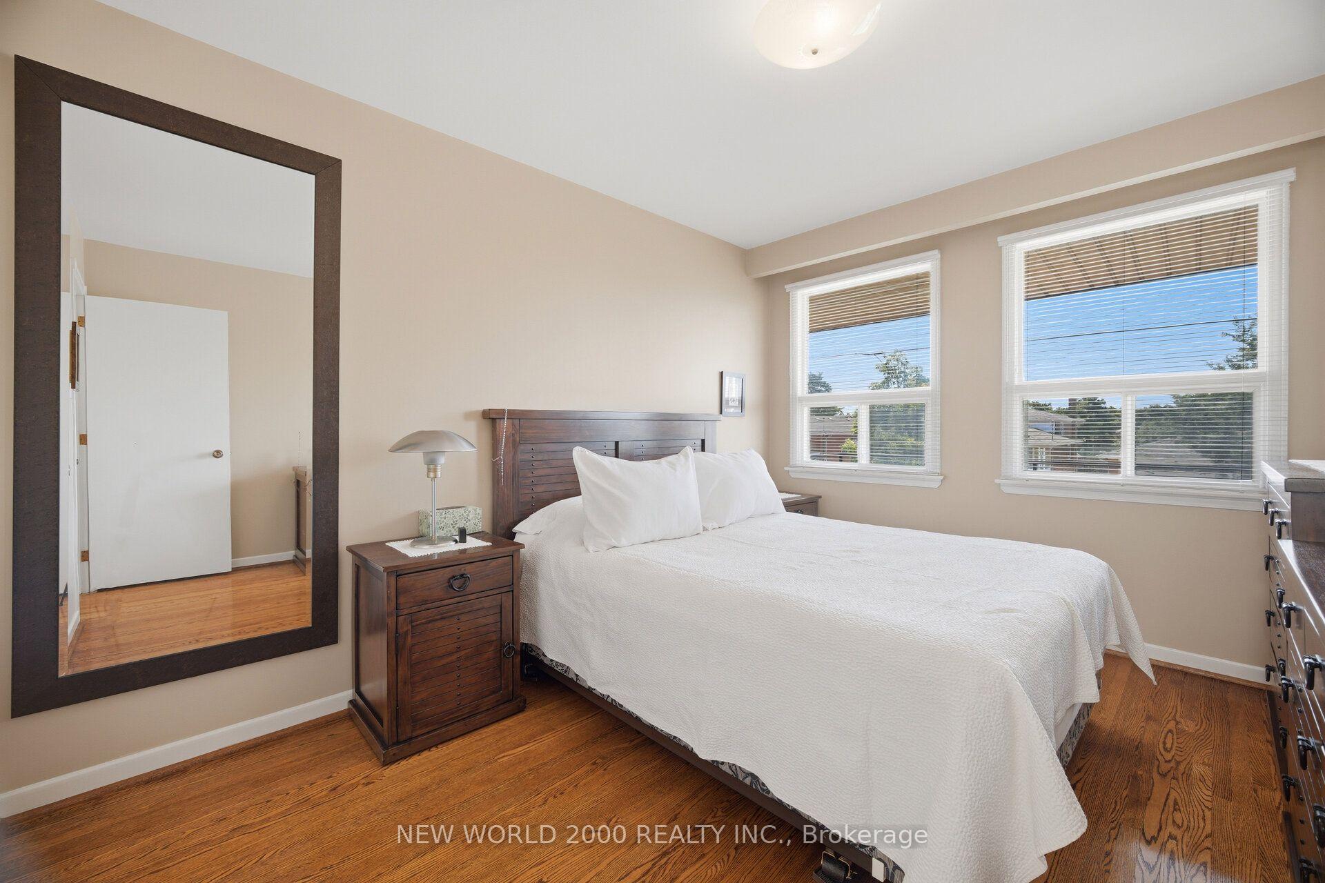 Photo 23 of 48 Clair Road, North York, Glenfield-Jane Heights — HOMEH