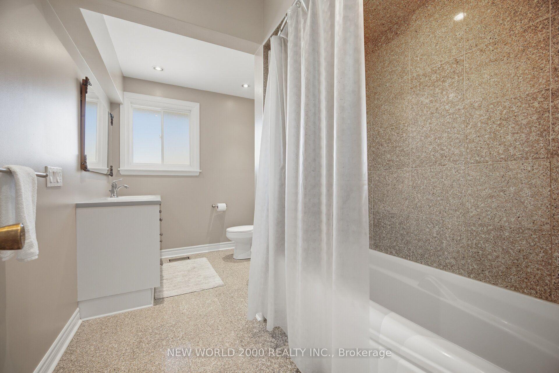 Photo 26 of 48 Clair Road, North York, Glenfield-Jane Heights — HOMEH