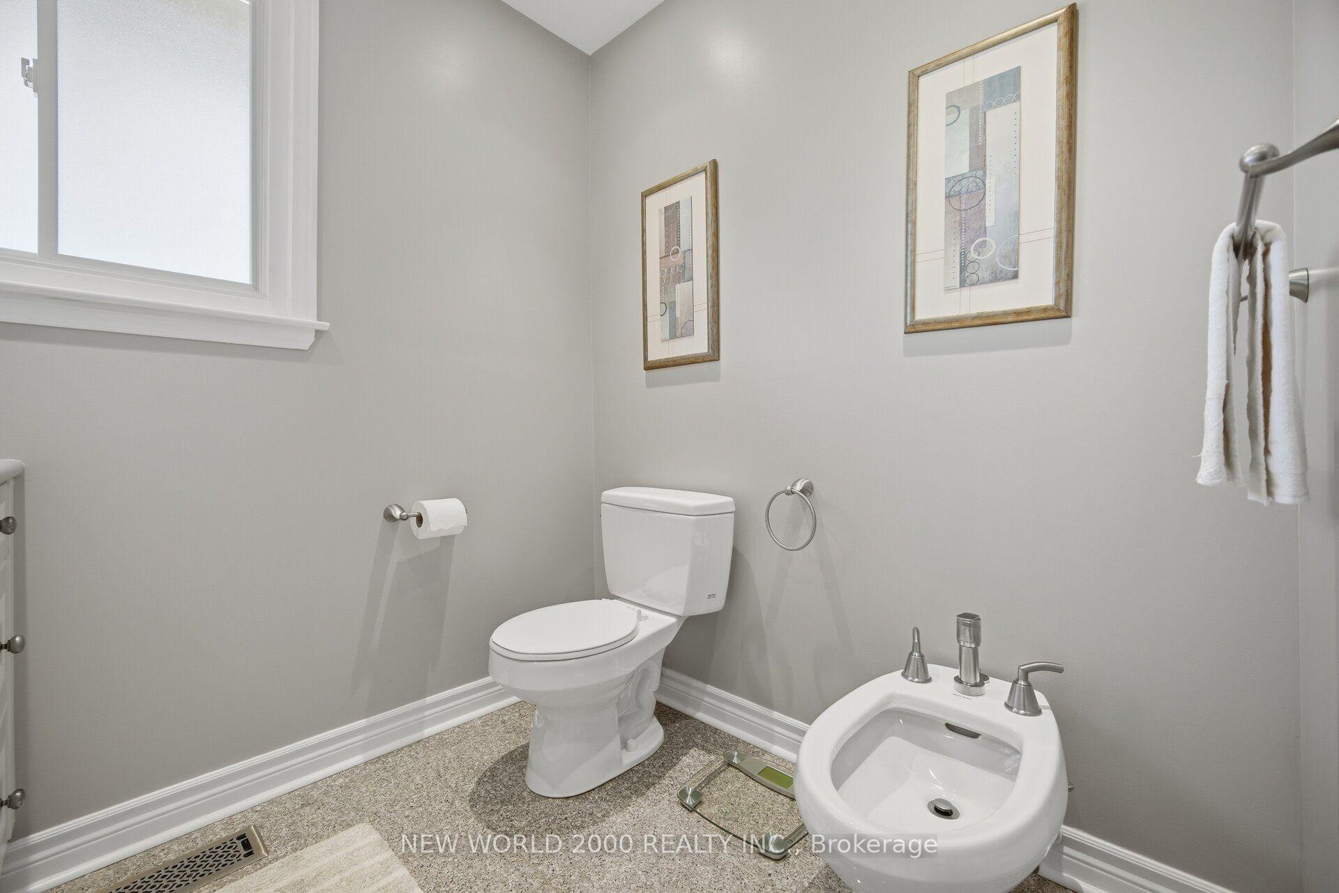 Photo 27 of 48 Clair Road, North York, Glenfield-Jane Heights — HOMEH