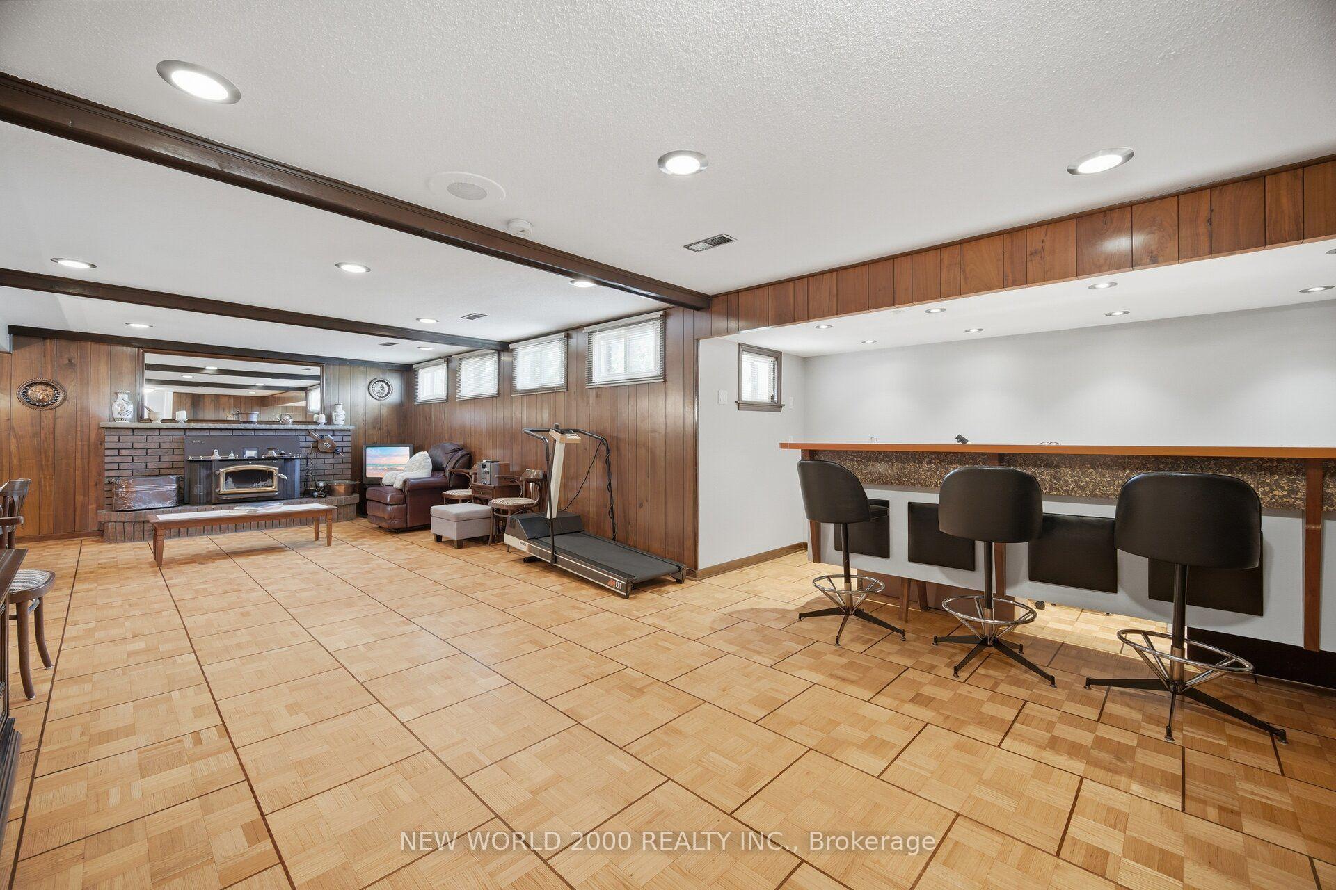 Photo 29 of 48 Clair Road, North York, Glenfield-Jane Heights — HOMEH