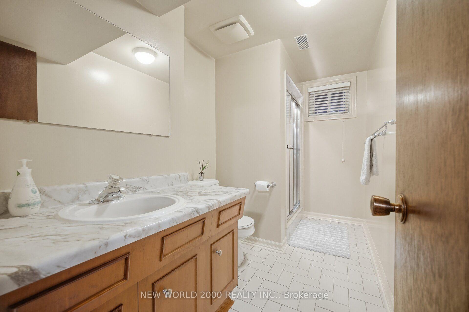 Photo 35 of 48 Clair Road, North York, Glenfield-Jane Heights — HOMEH