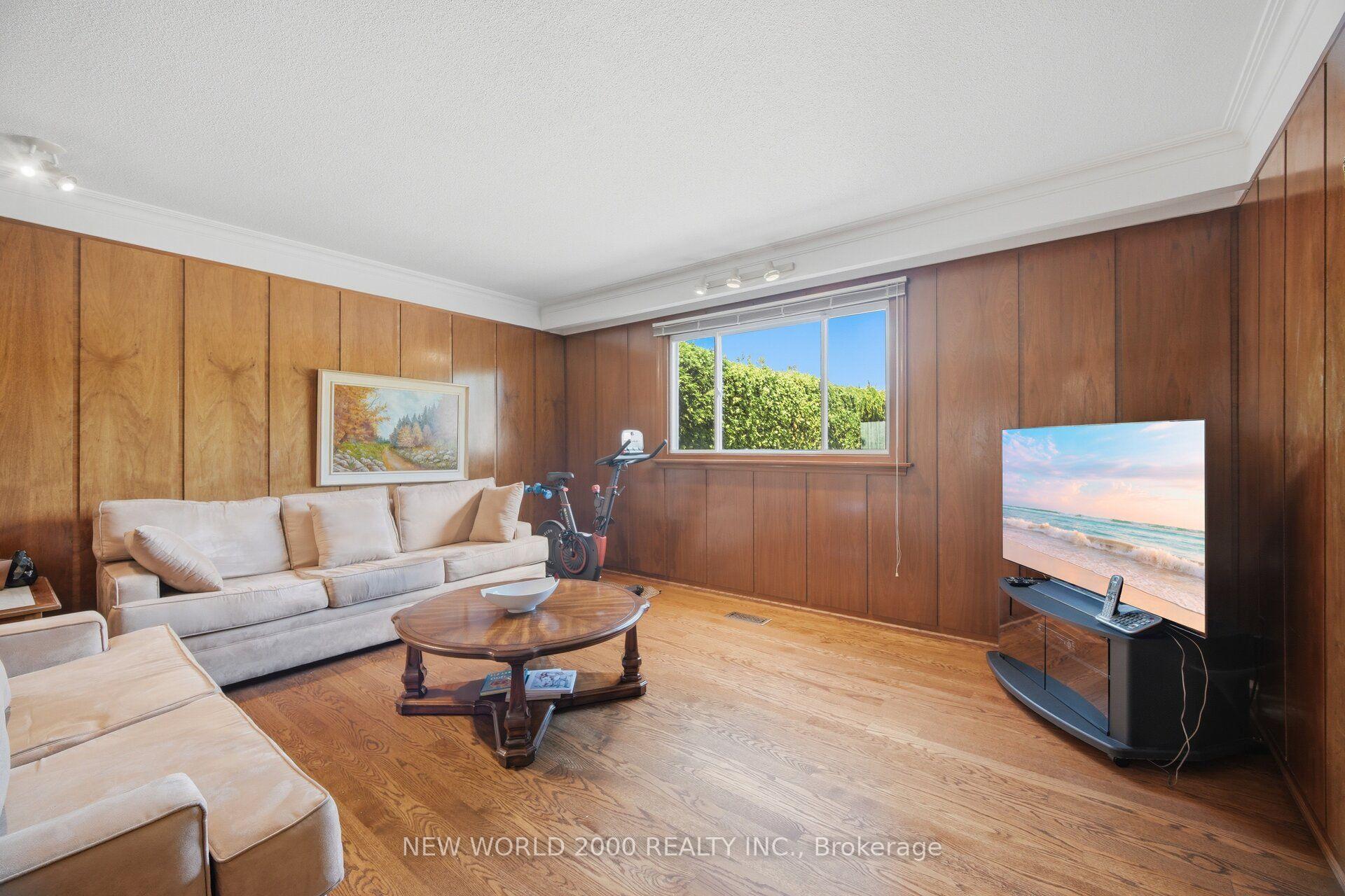 Photo 36 of 48 Clair Road, North York, Glenfield-Jane Heights — HOMEH