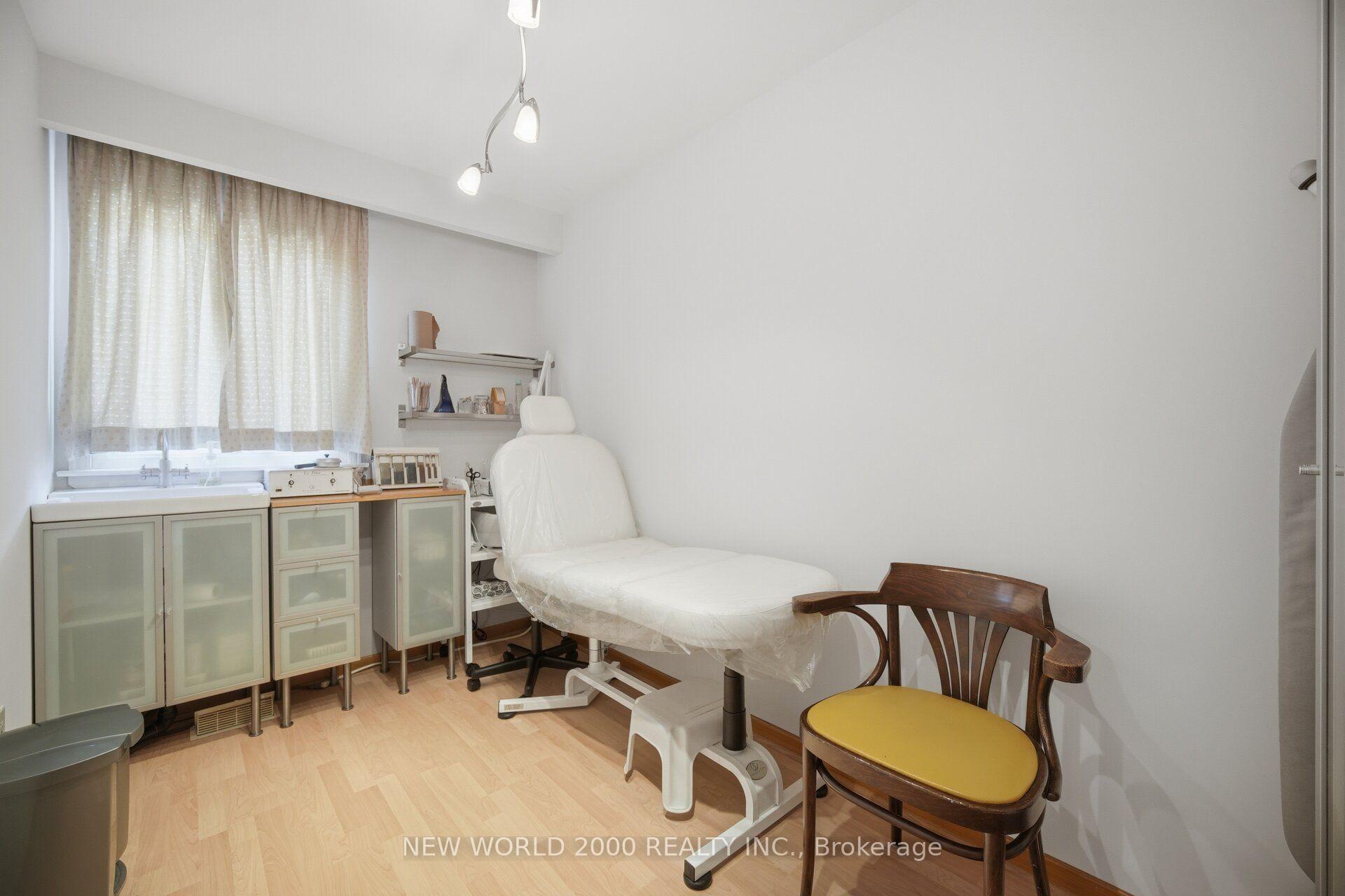 Photo 37 of 48 Clair Road, North York, Glenfield-Jane Heights — HOMEH