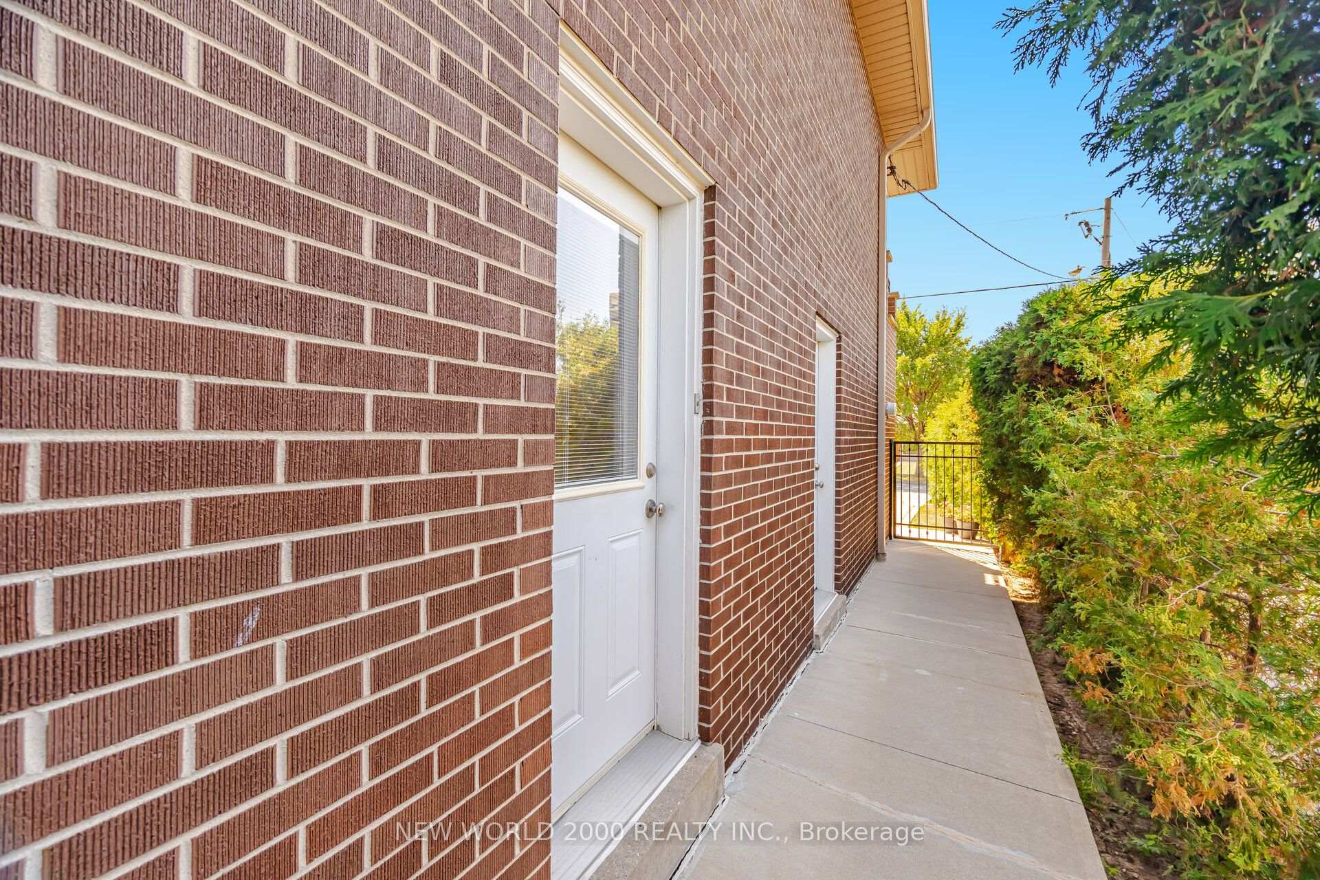 Photo 38 of 48 Clair Road, North York, Glenfield-Jane Heights — HOMEH