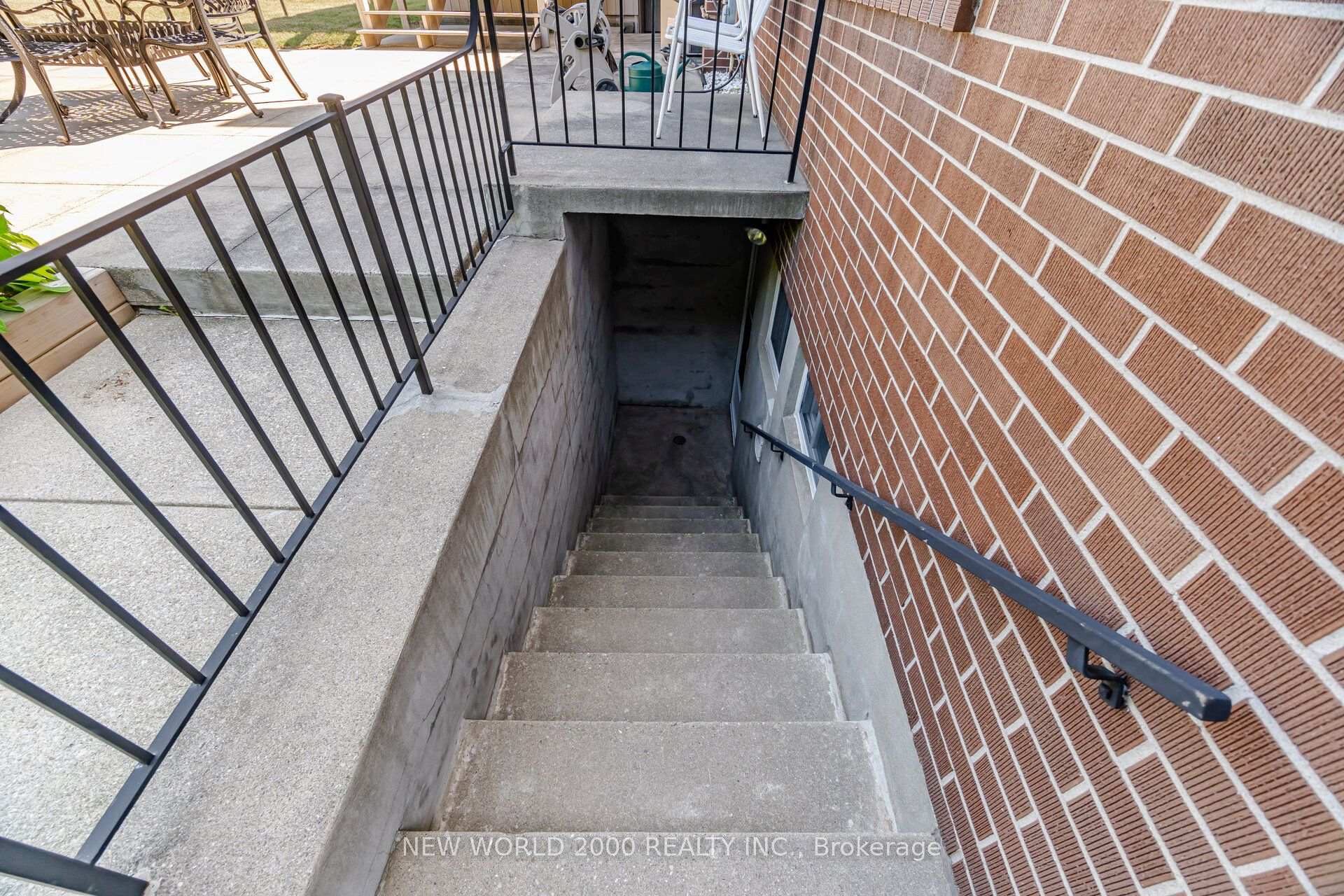 Photo 40 of 48 Clair Road, North York, Glenfield-Jane Heights — HOMEH