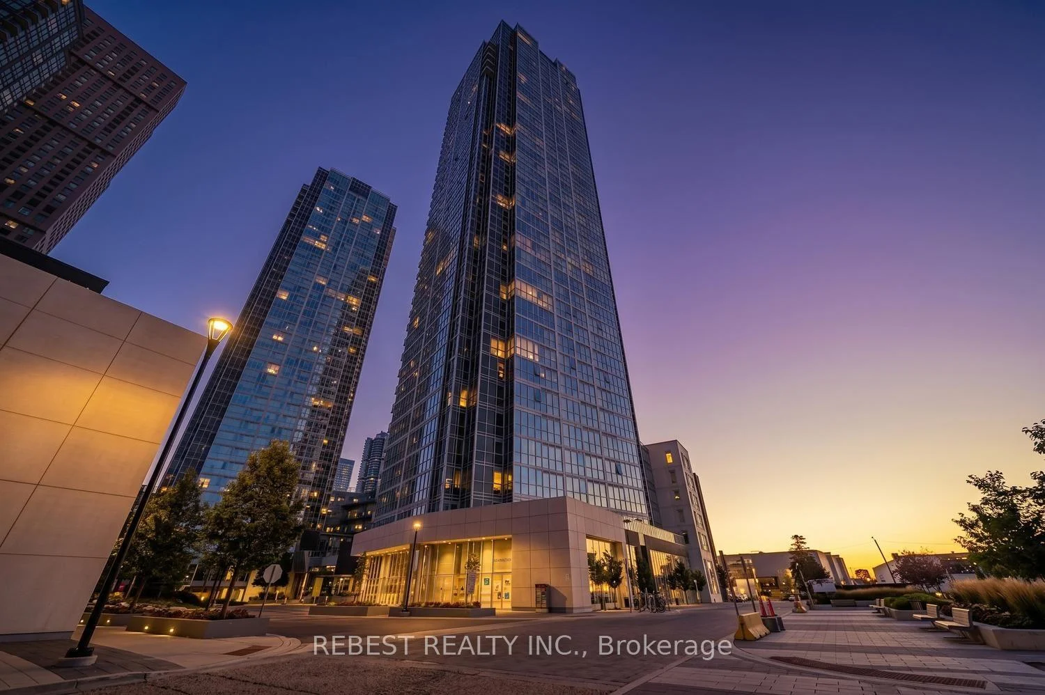 Photo 1 of Unit 3608, 2908 Highway 7 Road, Vaughan, Concord — HOMEH