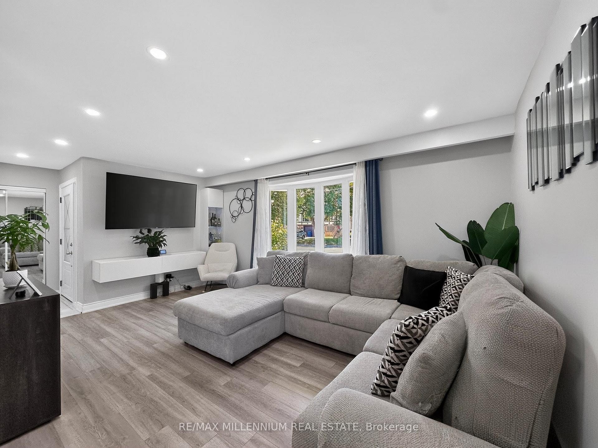 Photo 6 of 19 Cardwell Street, Orangeville — HOMEH