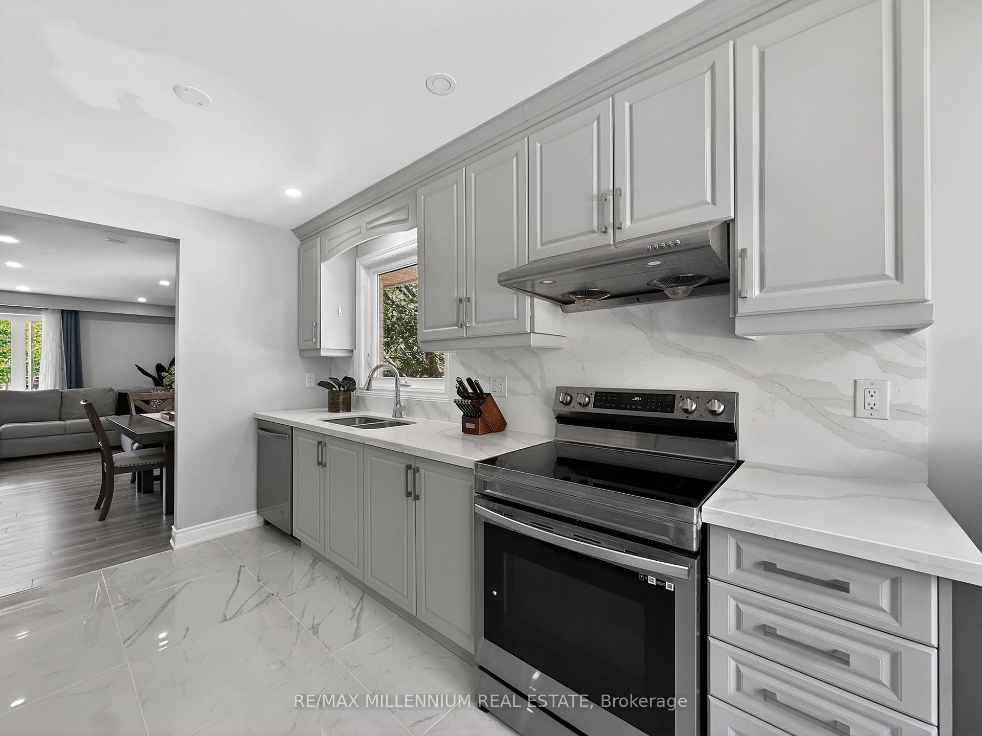 Photo 8 of 19 Cardwell Street, Orangeville — HOMEH