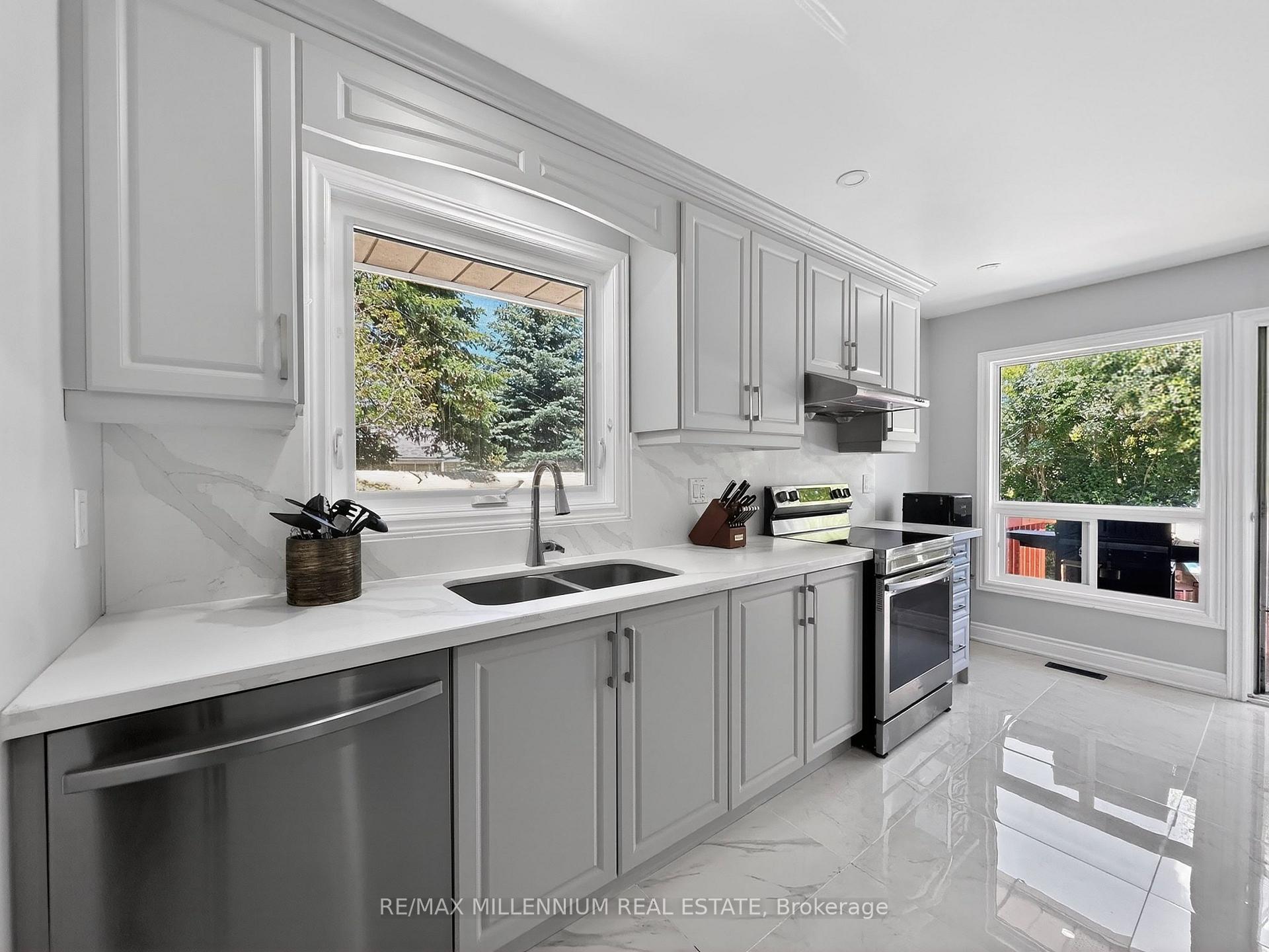 Photo 9 of 19 Cardwell Street, Orangeville — HOMEH