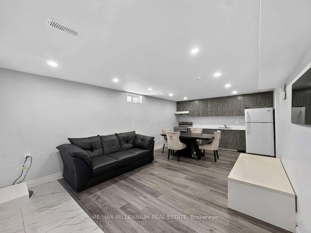 Photo 25 of 19 Cardwell Street, Orangeville — HOMEH