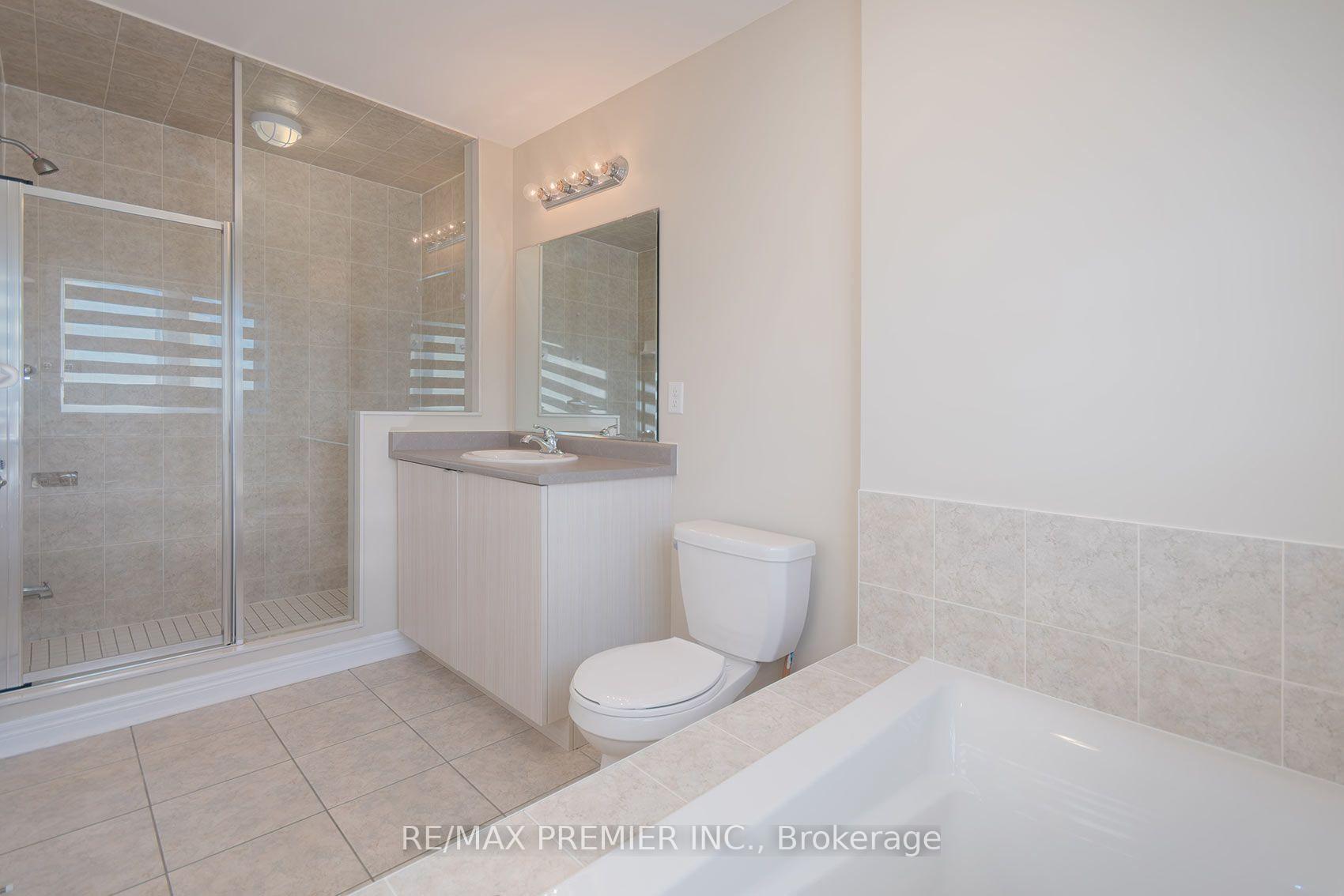 Photo 16 of 116 Finegan Circle, Brampton, Northwest Brampton — HOMEH