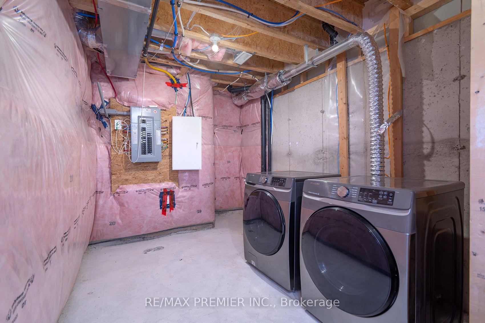 Photo 23 of 116 Finegan Circle, Brampton, Northwest Brampton — HOMEH