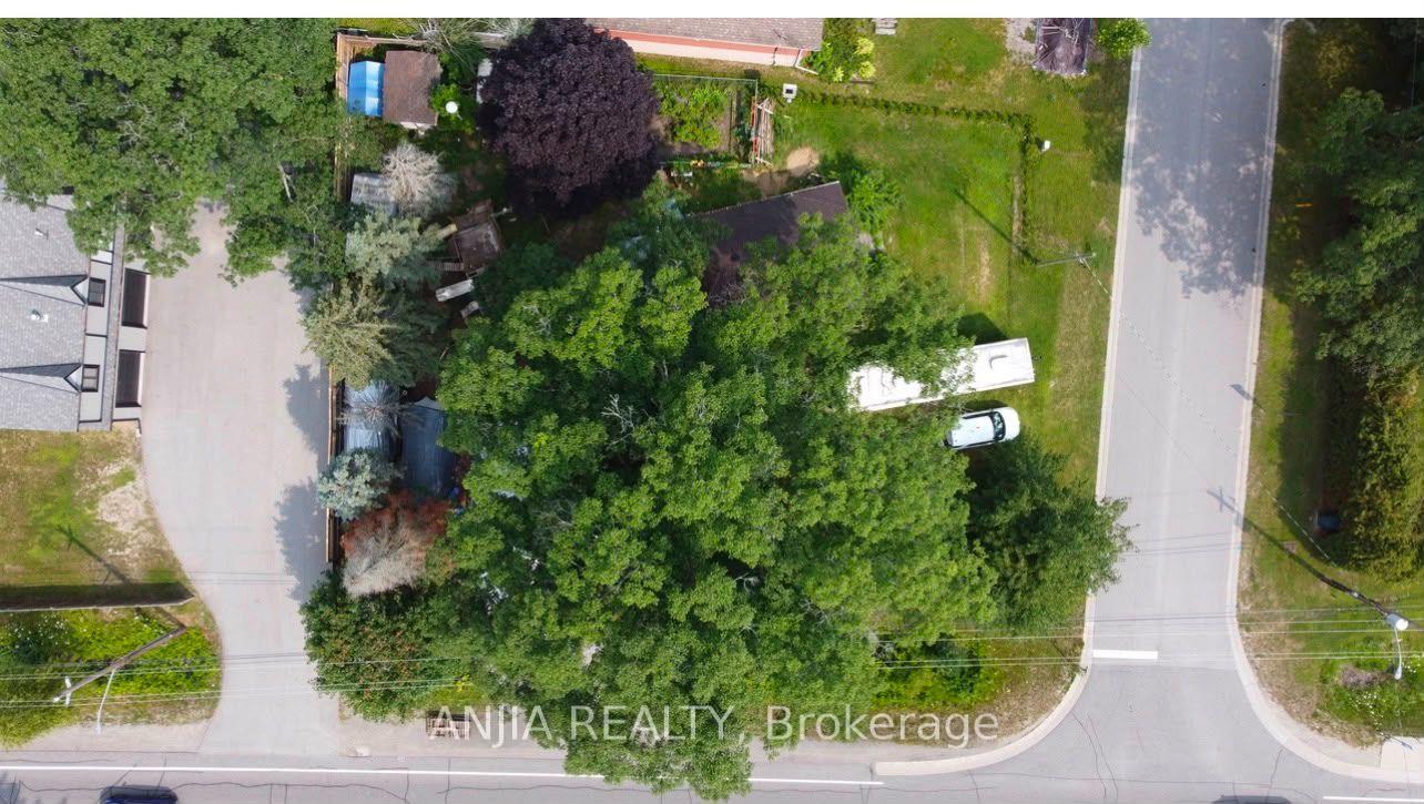 Photo 5 of 2 Oak Avenue, East Gwillimbury, Holland Landing — HOMEH