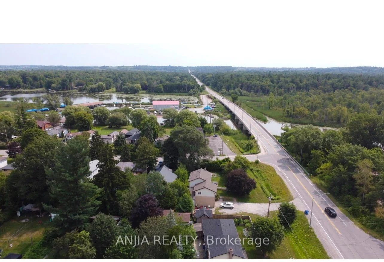 Photo 3 of 2 Oak Avenue, East Gwillimbury, Holland Landing — HOMEH
