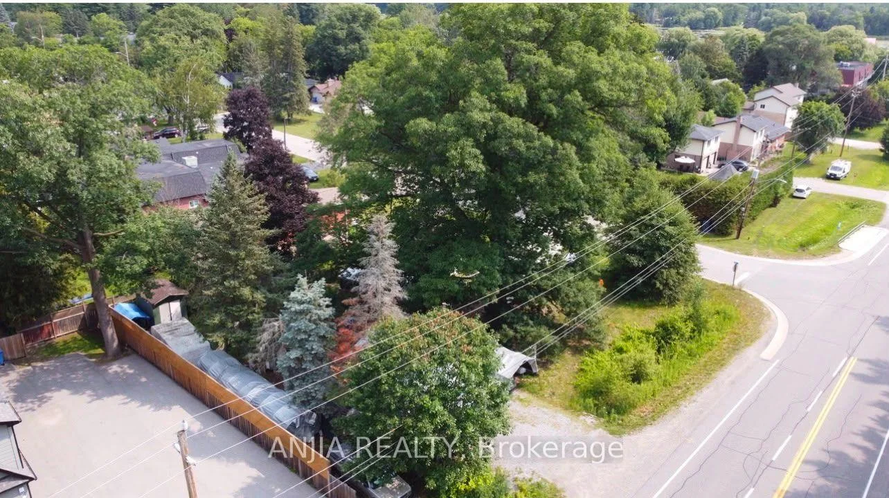Photo 6 of 2 Oak Avenue, East Gwillimbury, Holland Landing — HOMEH